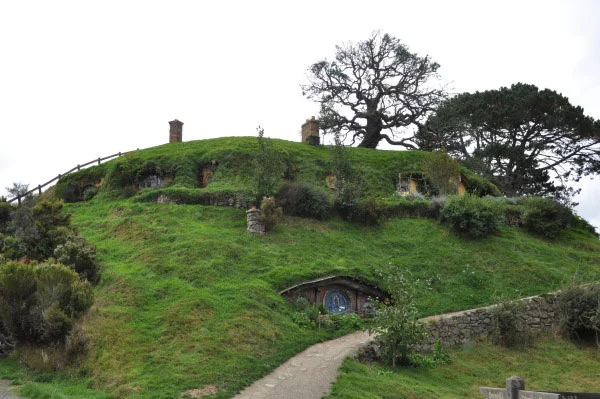 NewZealand-HobbitHouseBagsEnd.jpg