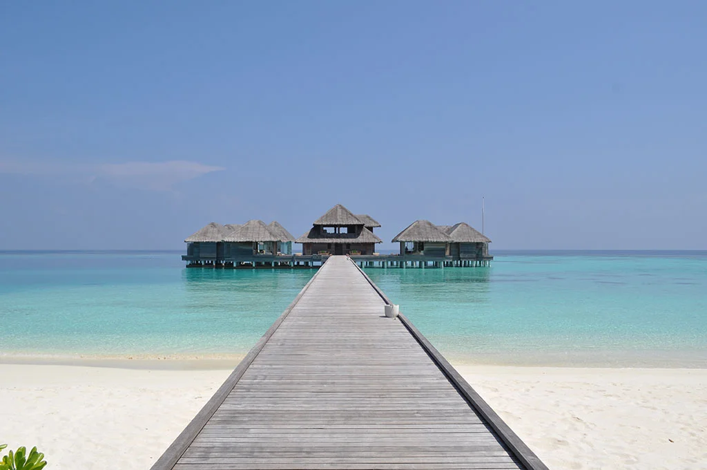 Maldives-HuvafenFushi-JettyBeachSeaView.jpg