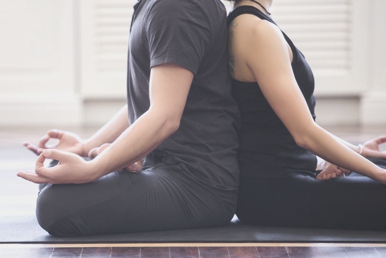partneryogacateenright.jpg