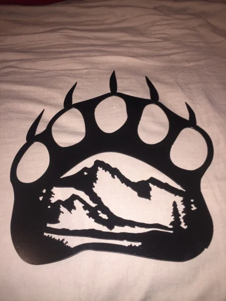 bear foot with mt..jpg