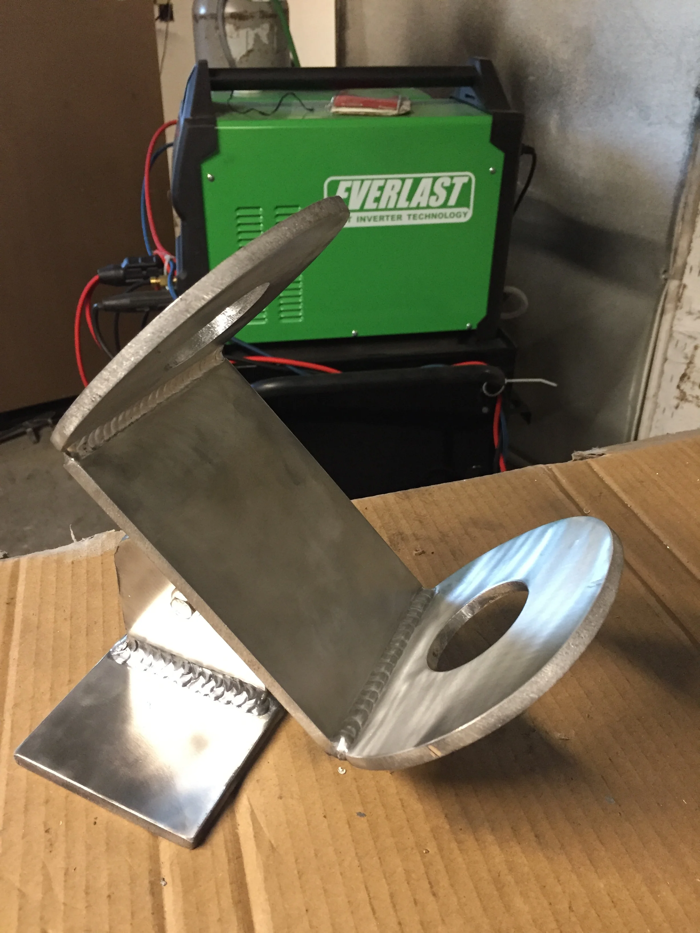 downrigger bracket.JPG