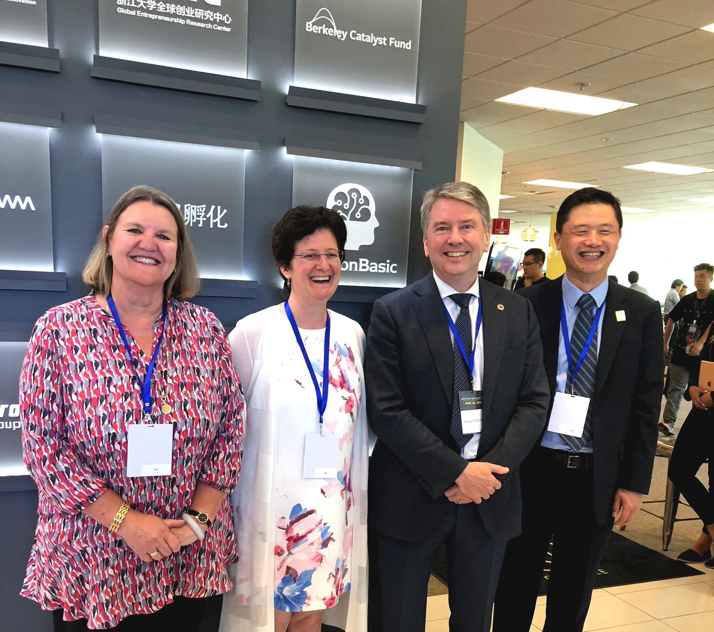 Camille Olufson, Laura Smoliar, College of Chemistry Dean Douglas Clark, Ted Hou (2018)