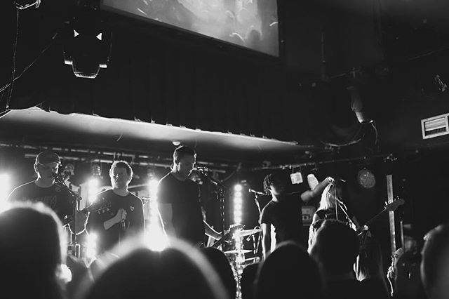 @whelanslive Dublin. You absolute beautiful souls . What a buzz to be back . A few tickets left for our show tomorrow. Love you all. Pic @emma_synnott x #live #gigs #backindublin