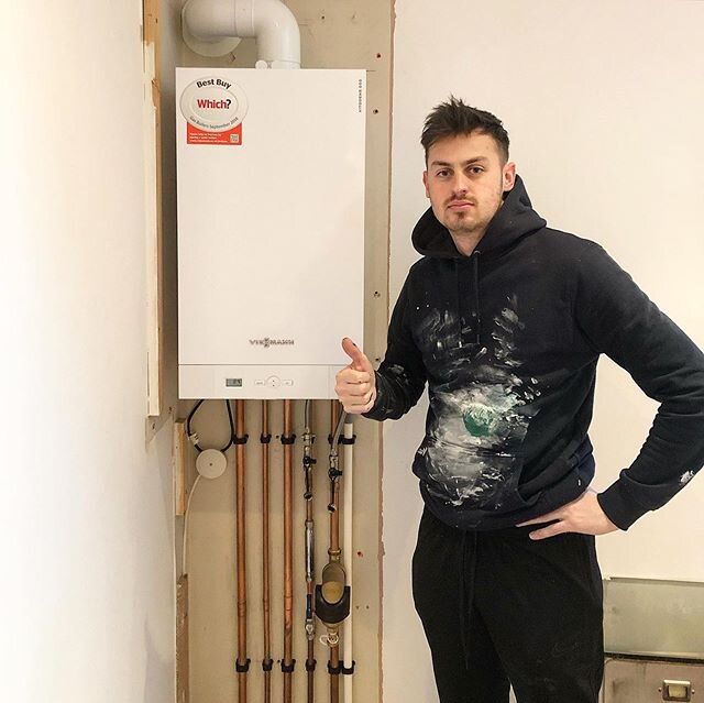2 of 2 emergency boiler swaps, this one was for my brother and his gf in London at a flat they&rsquo;ve recently purchased. Main out, Viessmann in 😎
&gt;
&gt;
&gt;
@viessmann @spirotech #viessmann #050-W #boiler #boilerinstall #installation #pipewor