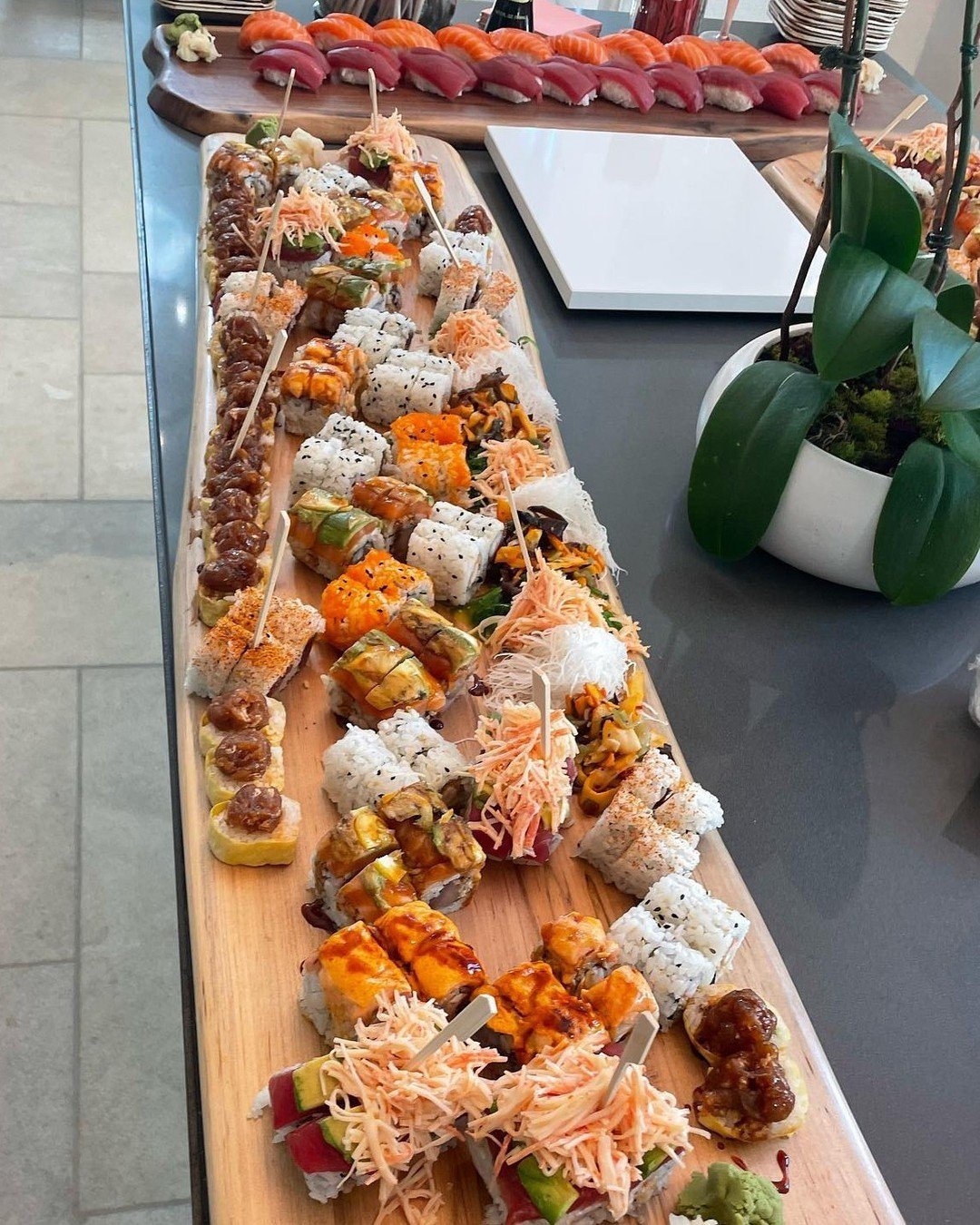 Your guests won't be bored of our sushi catering boards! Each one feeds up to 10 sushi lovers 😋 

Click the link in our bio for more details!