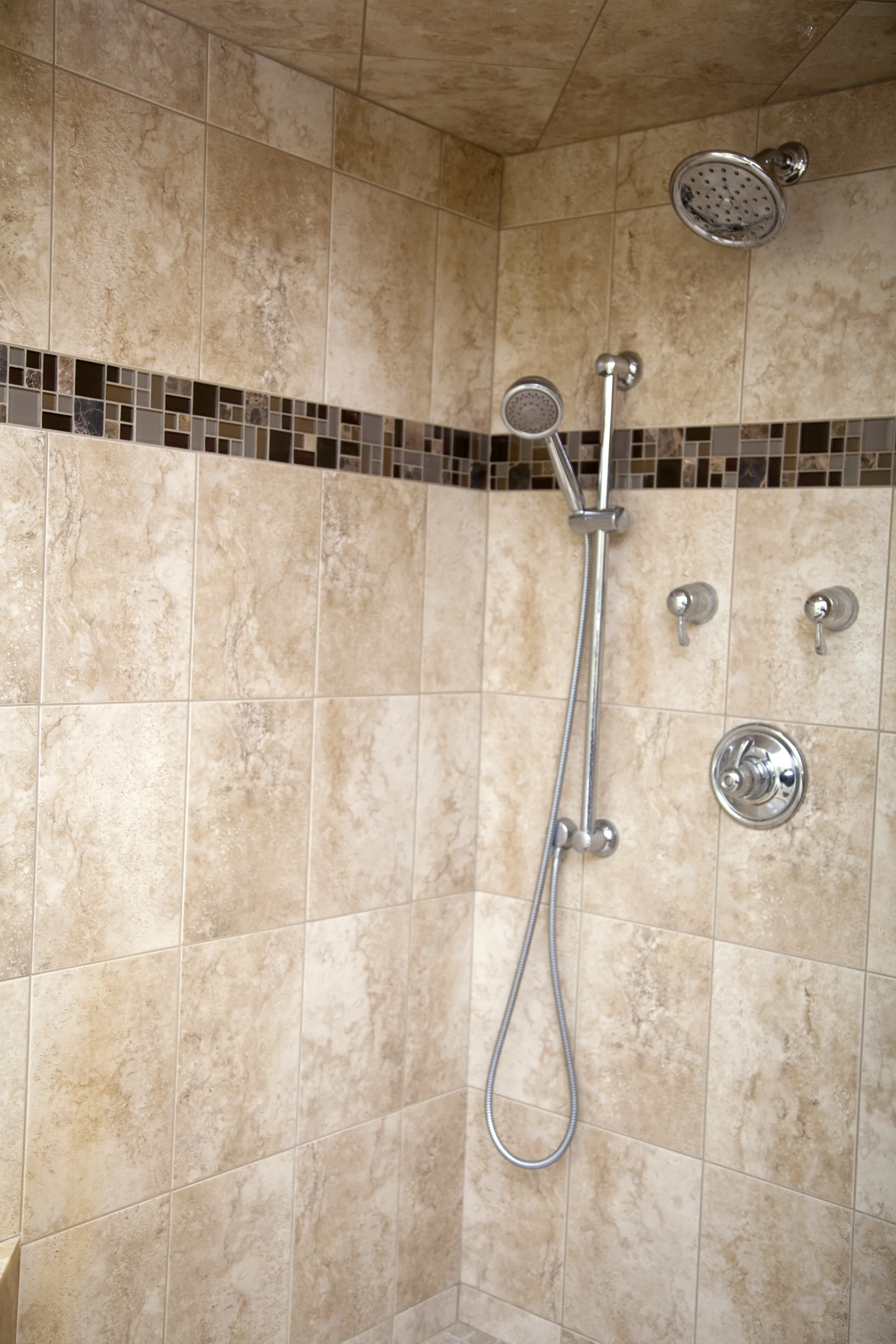 shower corner.jpg