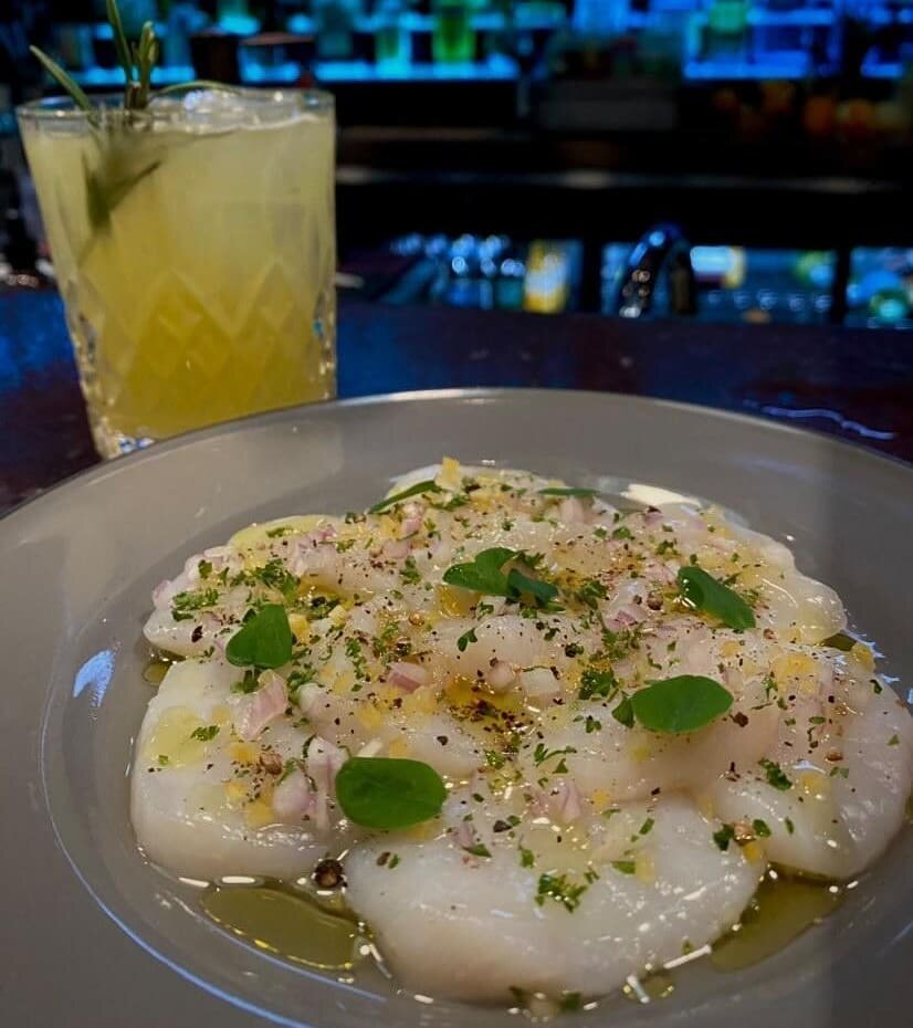 It's Good Friday and beautiful day to start the long weekend. 

Here is a little taste of our special for tonight. 
Scallops, preserved lemon, shallots, pepper &amp; olive oil

Pairs amazingly with a Corpse Reviver #4.

See you tonight!! 

.
..
...
.