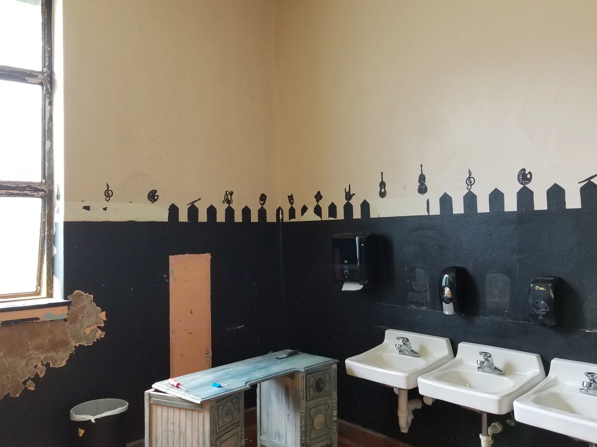 Girl's Bathroom BEFORE