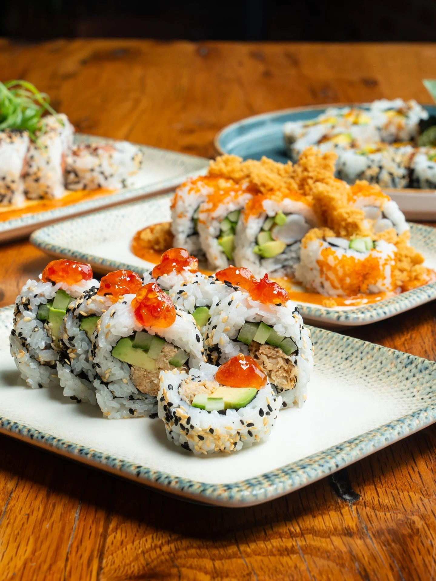 sushi + pizza?  don&rsquo;t knock it &rsquo;til you try it! 

pair it with our homemade chili crunch and you&rsquo;ll never look back. 

grab a table for two and order pizza and a roll to see what you&rsquo;ve been missing! 

#Matchbox #Matchboxresta