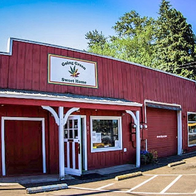 New store alert 🚨 &bull; You can now find EOS Inhalers in Going Green Sweet Home!
.
.
925 Main St, Sweet Home, OR 97386
.
.
Do not operate a vehicle or machinery under the influence of this drug. For use only by adults twenty-one years of age and ol