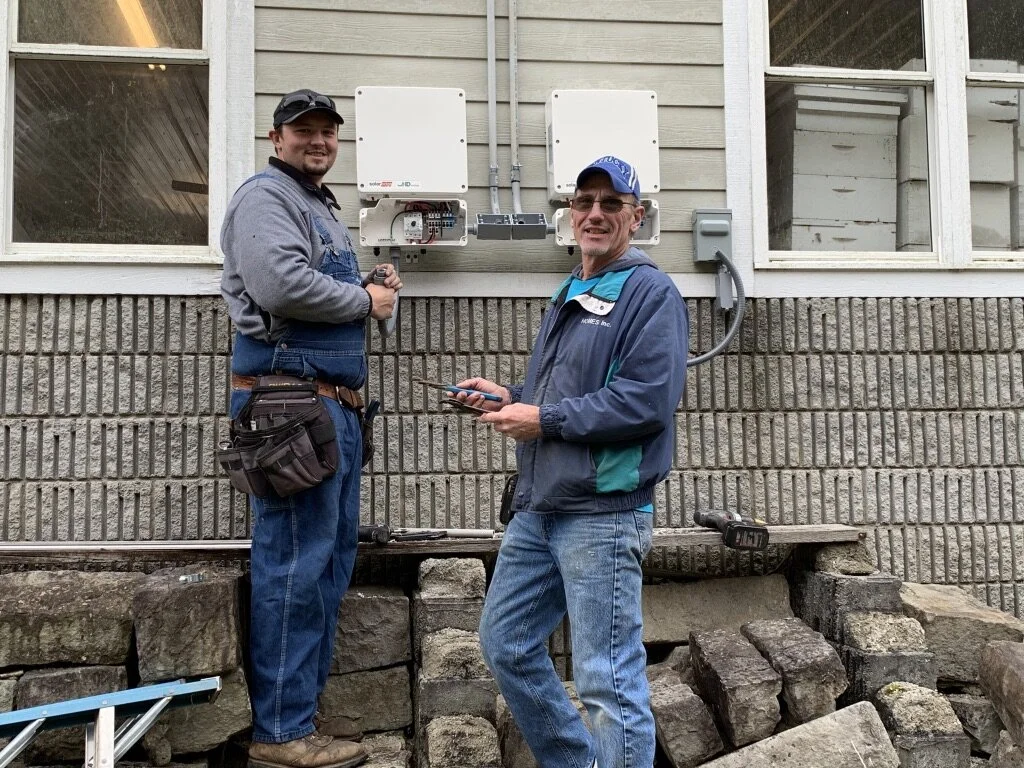 The Master Electrician and his apprentice