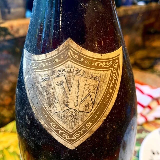 Special dinner wine : 
1955 Hospices de Beaune Beaune 1er Cru Cuv&eacute;e Nicolas Rolin Poulet Pere &amp; Fils 
#beaune #beaunewine #vintagewine #vintagewines #oldwine #oldwines #burgundywine #hospicesdebeaune