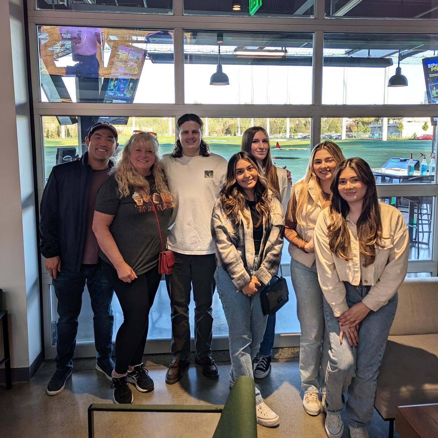We had a great time at our team bonding event ⛳️. We had great food, great company and a lot of fun playing golf and arcades. Thankful for such a great team ❤️
.
.
.
#marysville #marysvillewashington #marysvillewa #golfing⛳️ #orthodontics #teambomdin