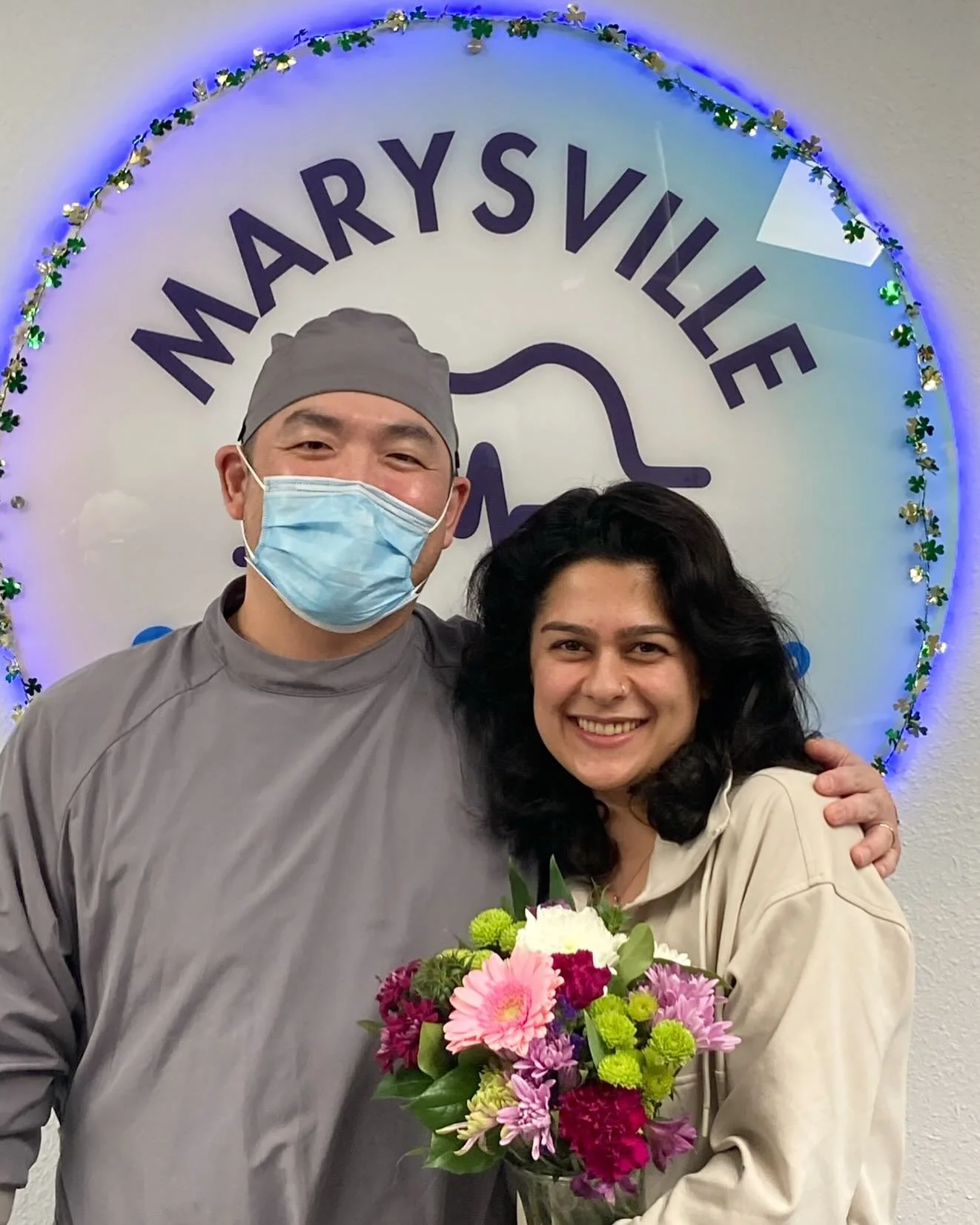 🌸 Debond day for Maral! Congratulations Maral, we are so glad to see you happy with your new smile! And thank you for the beautiful flowers, it feels like Spring in the office 💐
.
.
.
#debond #congratulations #newsmile #smile #marysville #marysvill