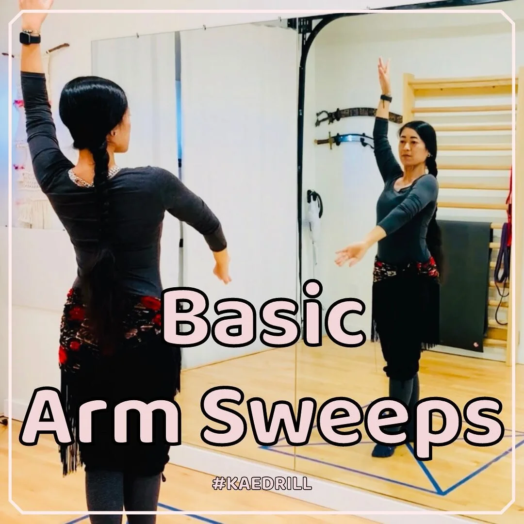 Let&rsquo;s go back to the basics and drill these basic arm sweeps/circles 💪🔥

Remember the 3 elbow directions when moving your arms?

1️⃣Lower than yo shoulder height➡️Forward
2️⃣At Tabletop➡️Up
3️⃣Above yo shoulders➡️Back

Connect them when movin