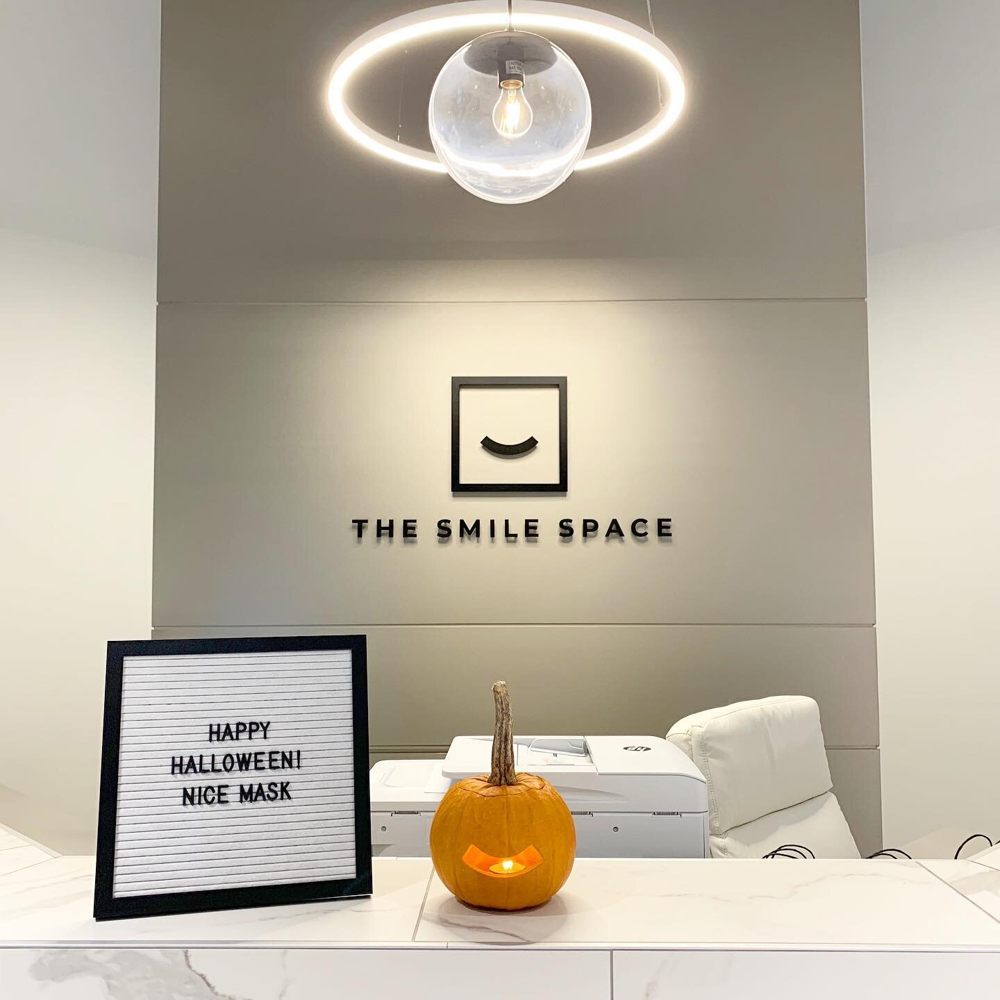 All set for #halloween! We won&rsquo;t be giving out candy though because that seems more like a trick than a treat coming from a #dentaloffice. 😝
.
.
.
#seattledentist #seattleorthodontist #belltowndentist #belltownorthodontist #dentist #orthodonti