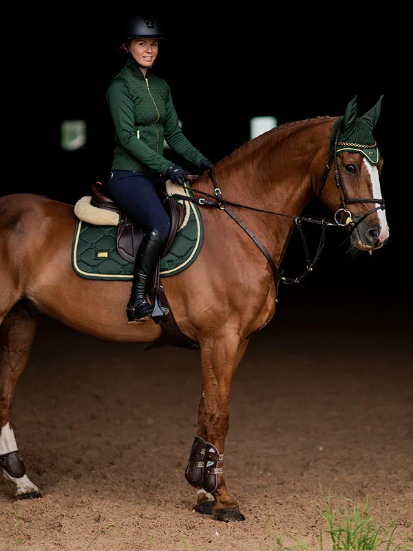 jump-saddle-pad-forest-green-esstockholm-1.jpg.webp