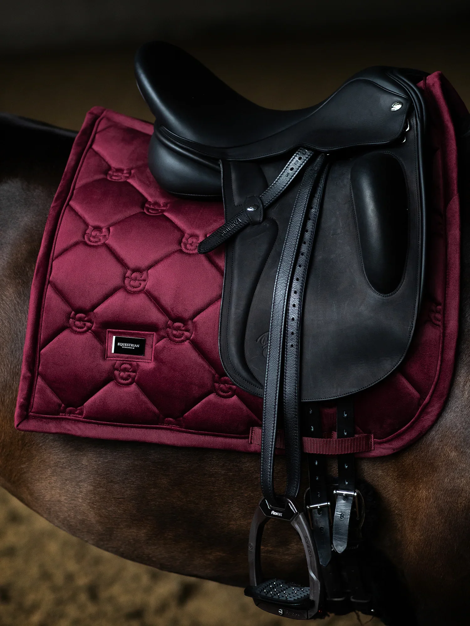 Velvet_Merlot_Dressyr_Saddle_Pad_MG_9339_e_1536x2048_f1cfee3b-4791-4726-a093-96ca9cd5bc2b.jpg.webp