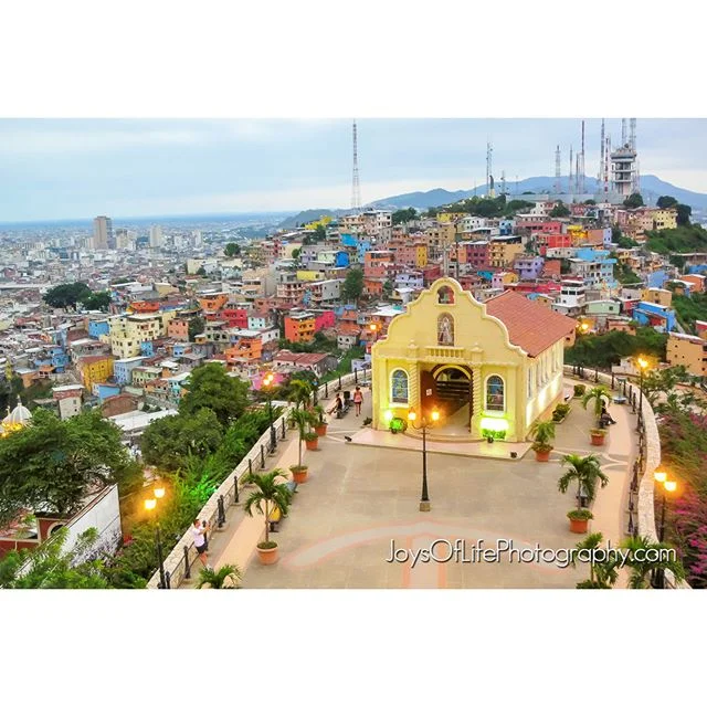 Vista desde el Cerro Santa Ana...con La Capilla Santa Ana #ecuador, #guayaquil, #cerrosantaana, #joysoflifephoto, #photographer #photography, #traveler