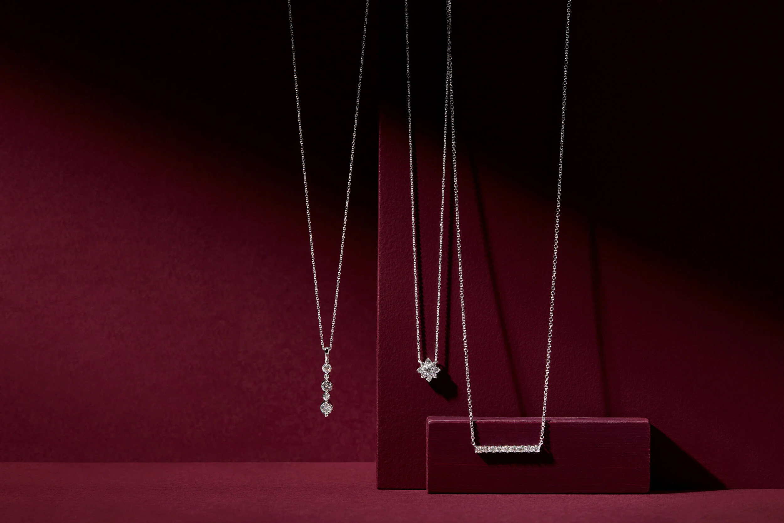 112019_SHOT12_Holiday_BFCM_Necklaces_76155_76132_76131.jpg
