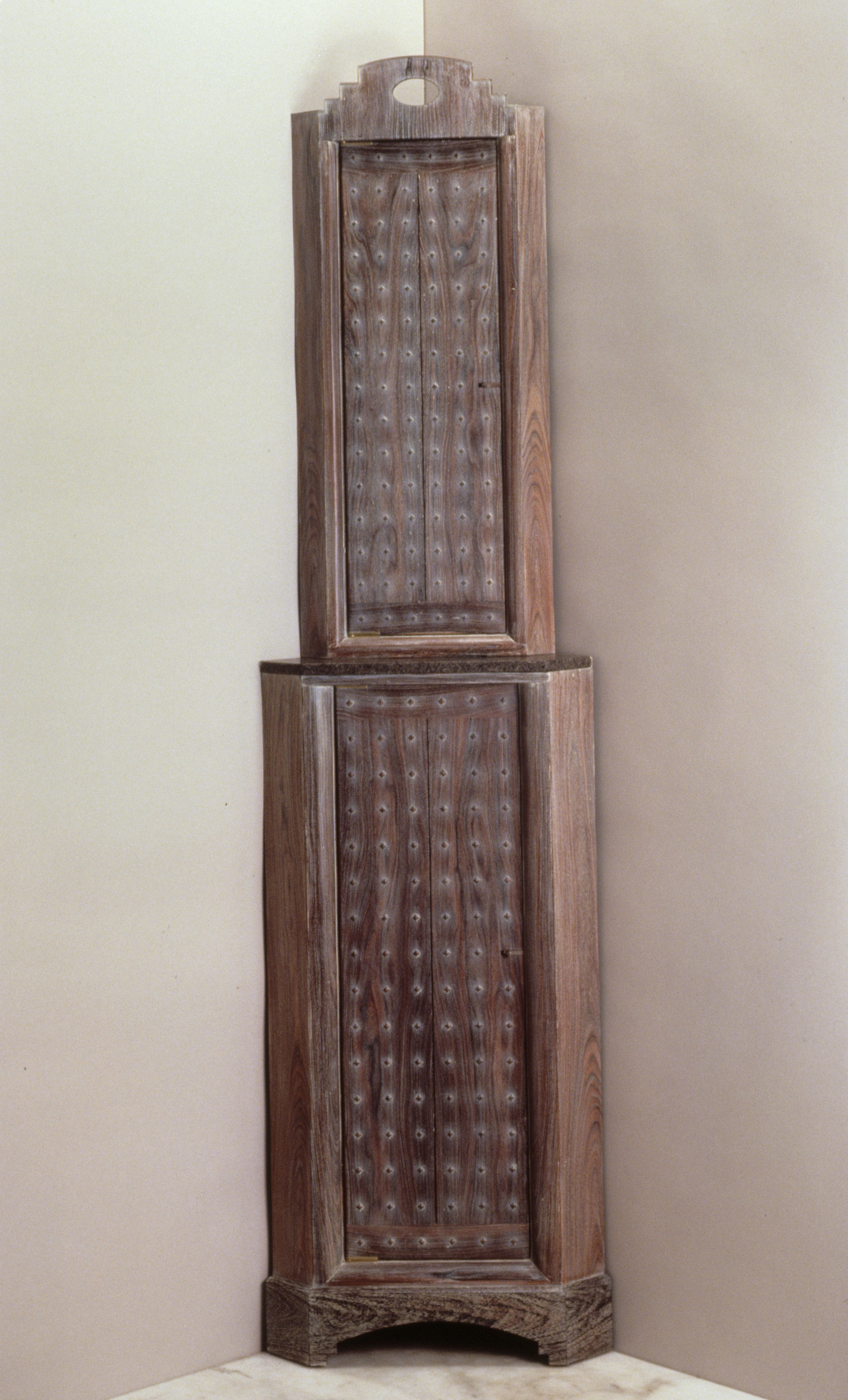 021 Rosewood corner cabinet 1989.jpg