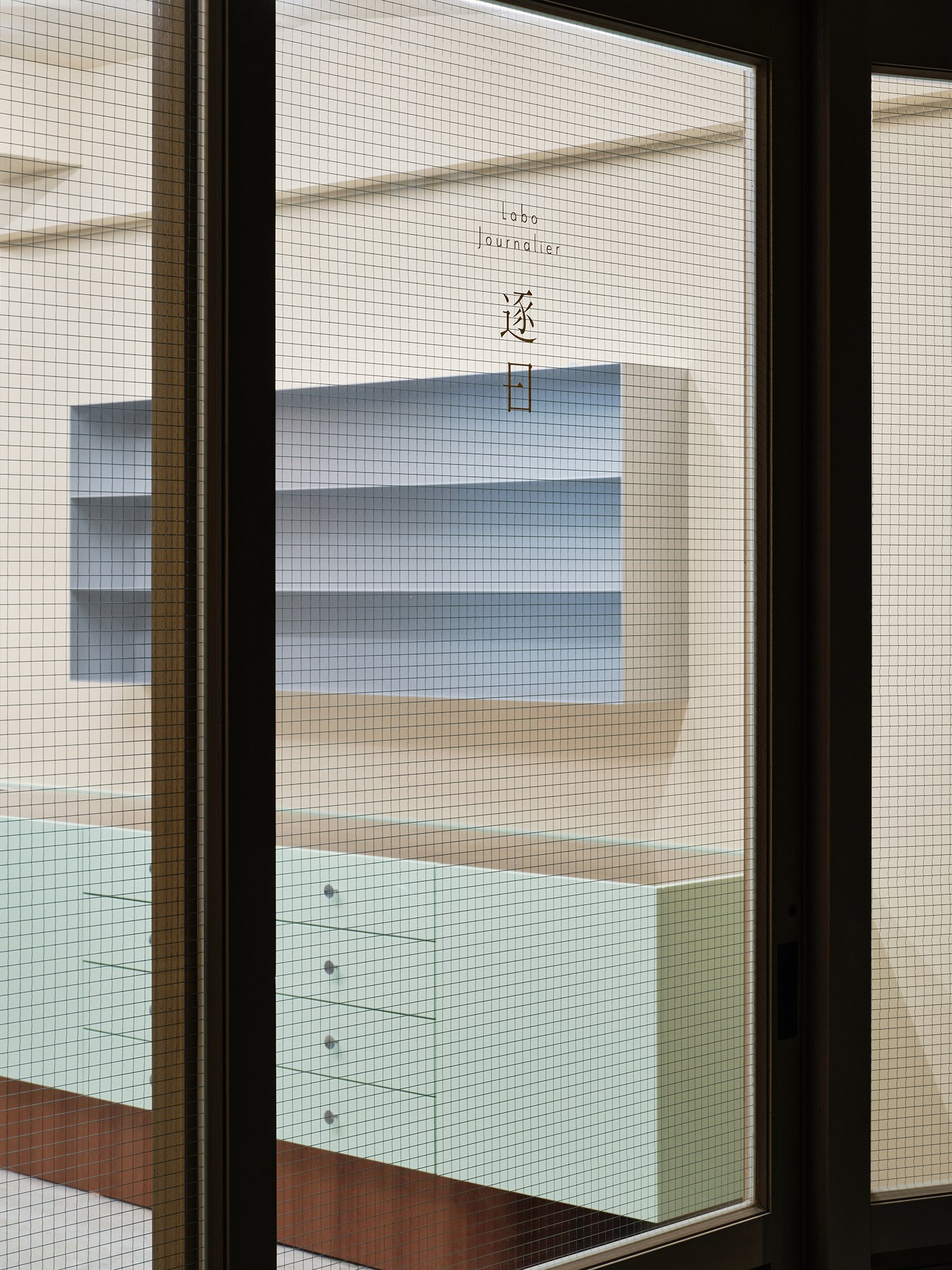 UUU-逐日倉庫-s-10n.jpg