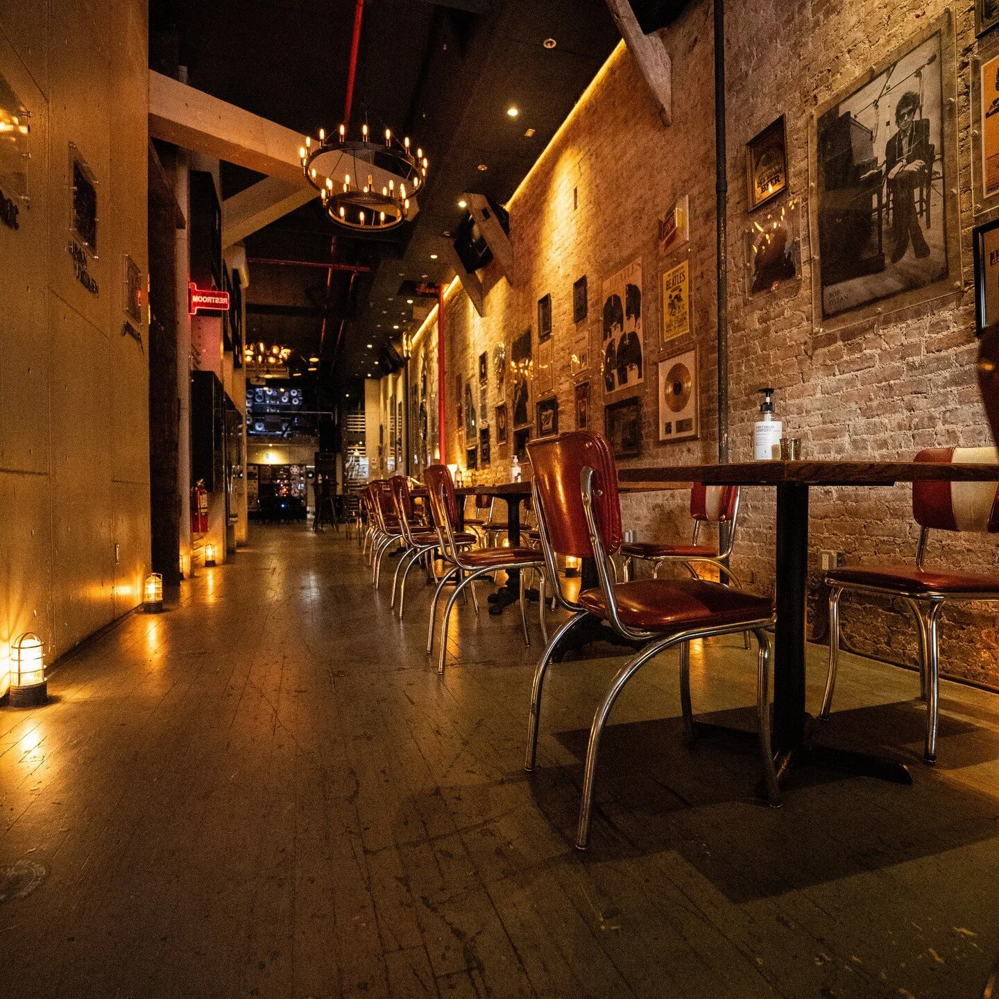 we are back with new menu^0^.please come and enjoy our new menu
#koreanfriedchicken #koreanfood #fyp
#newyork #turntablechickenrock #foodie 
#bar #drinking #치맥