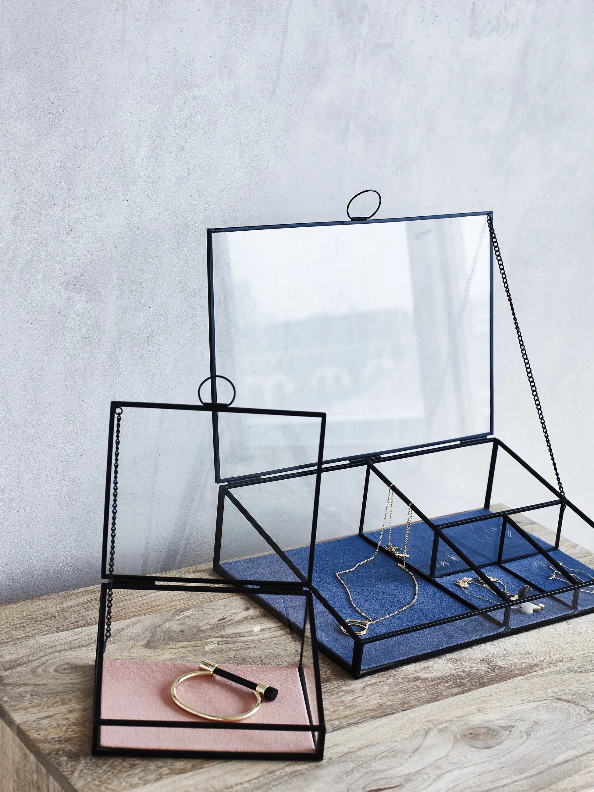 35_vanitytable_.jpg