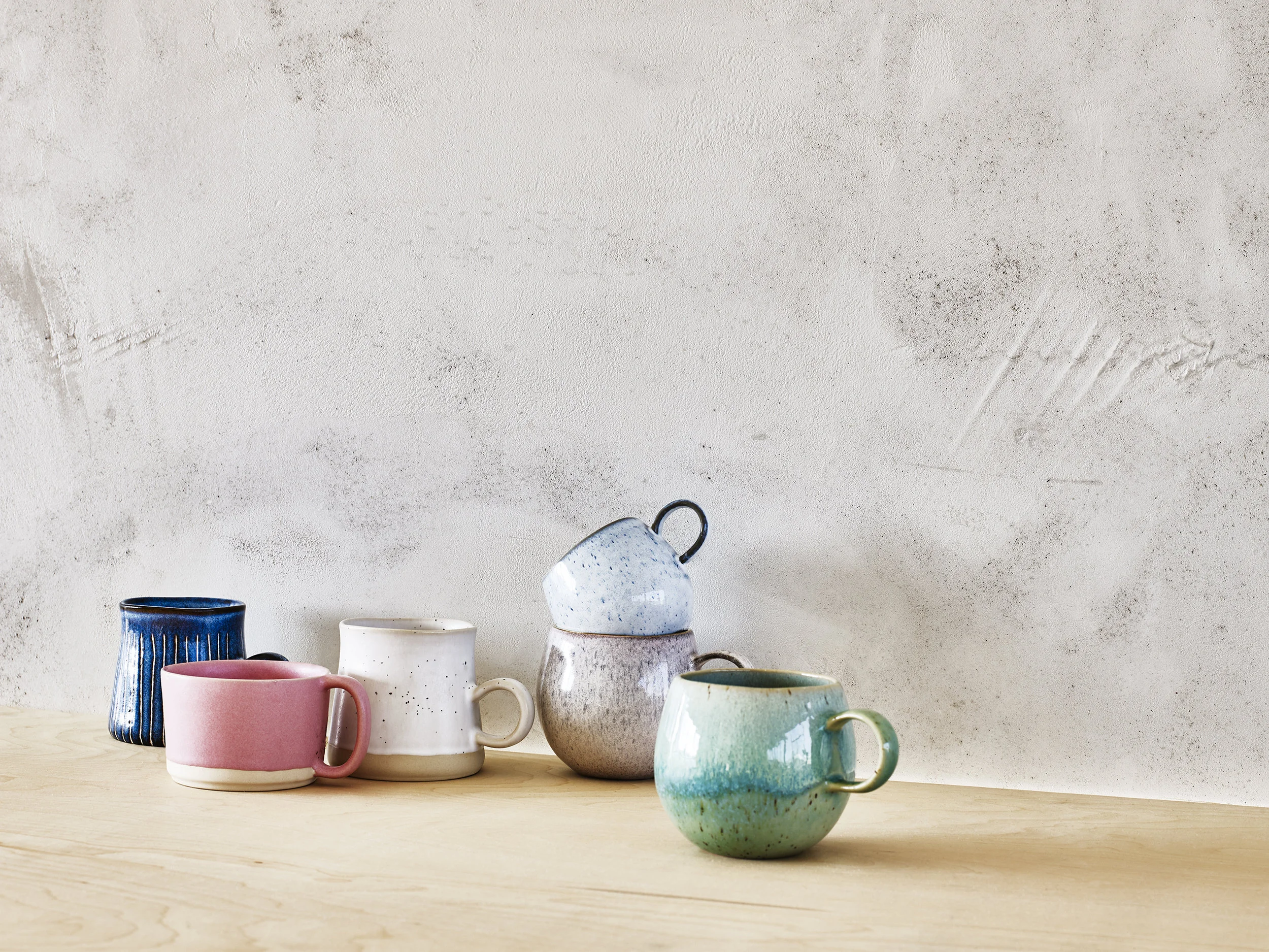 80_mugs_.jpg