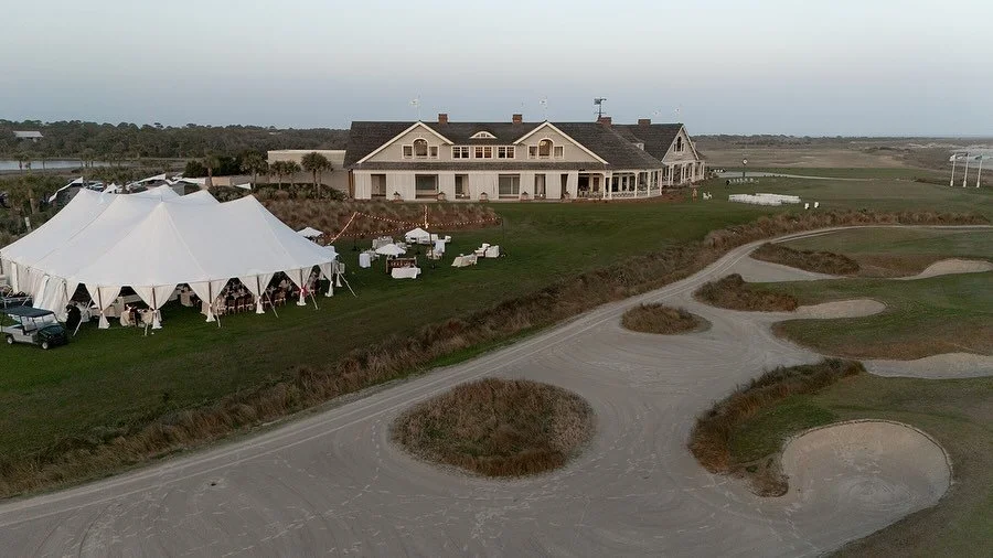 A bird&rsquo;s eye view of one of our favorite venues in the Lowcountry 🌾 
.
.
.

Photo: @franziannika.photography 
Venue, Catering, Bar: @kiawahresort 
Florals: @emcreativefloral 
Rentals: @curatedeventscharleston @snyderevents @crushbyeventworks @