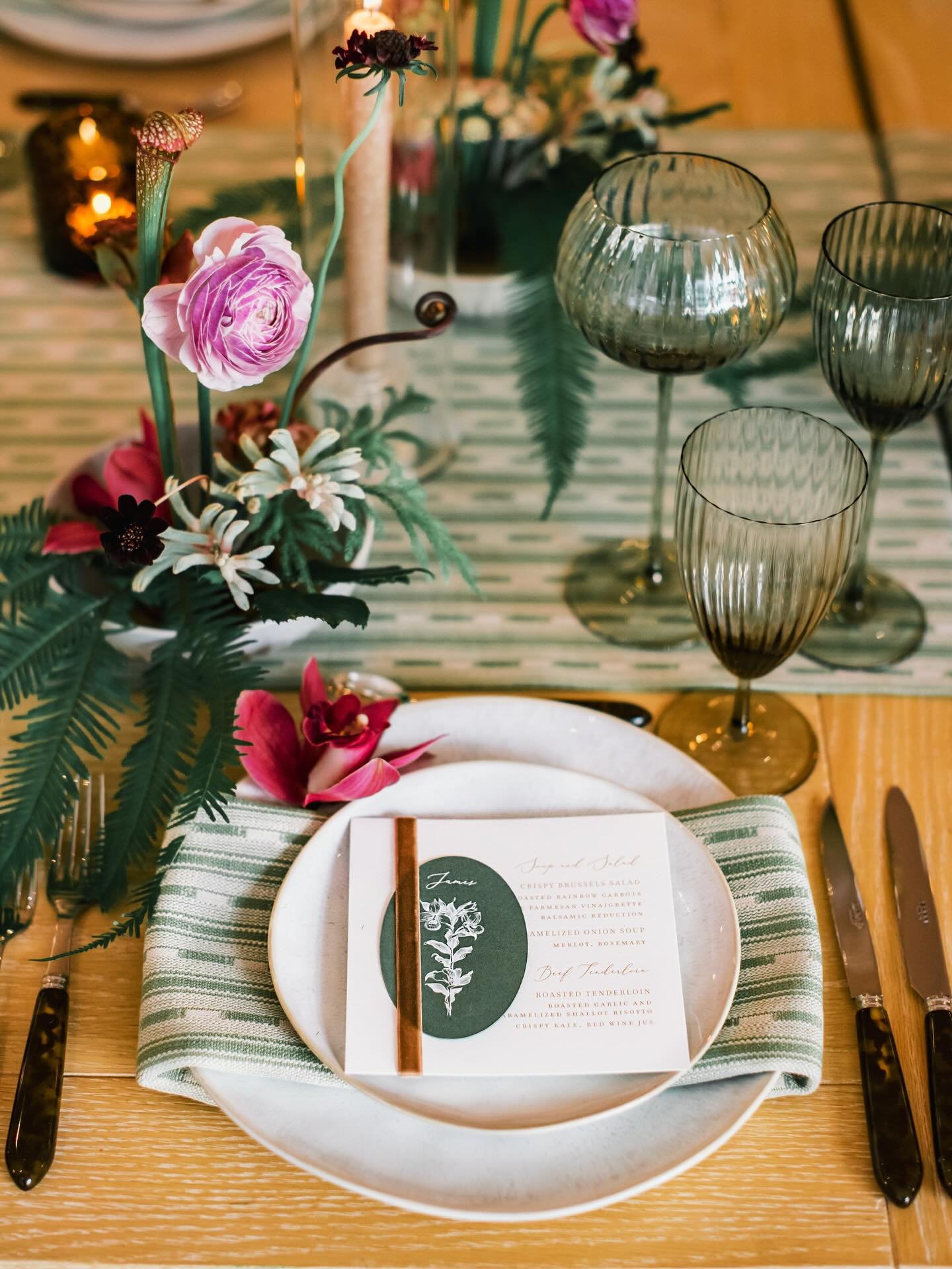 Daydreaming of this thoughtfully layered tablescape - Sun-washed wood, with organic, ikebana floral arrangements and sculptural glassware - a design inspired by the couple&rsquo;s travels to Tulum. 
.
.
.
Photo: @brandonlataphoto 
Floral: @roadsidebl