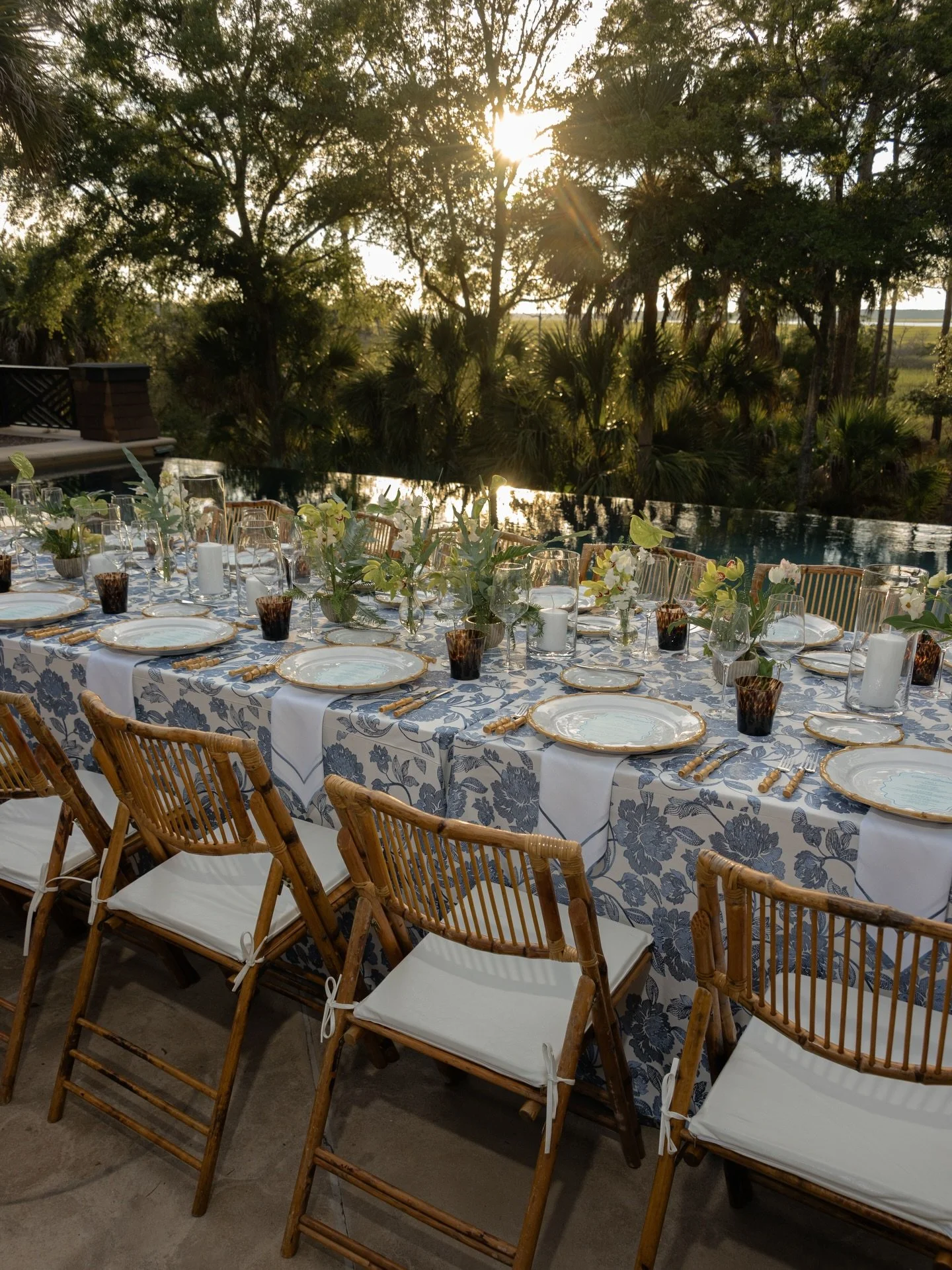 A little poolside soir&eacute;e to kick off the weekend.