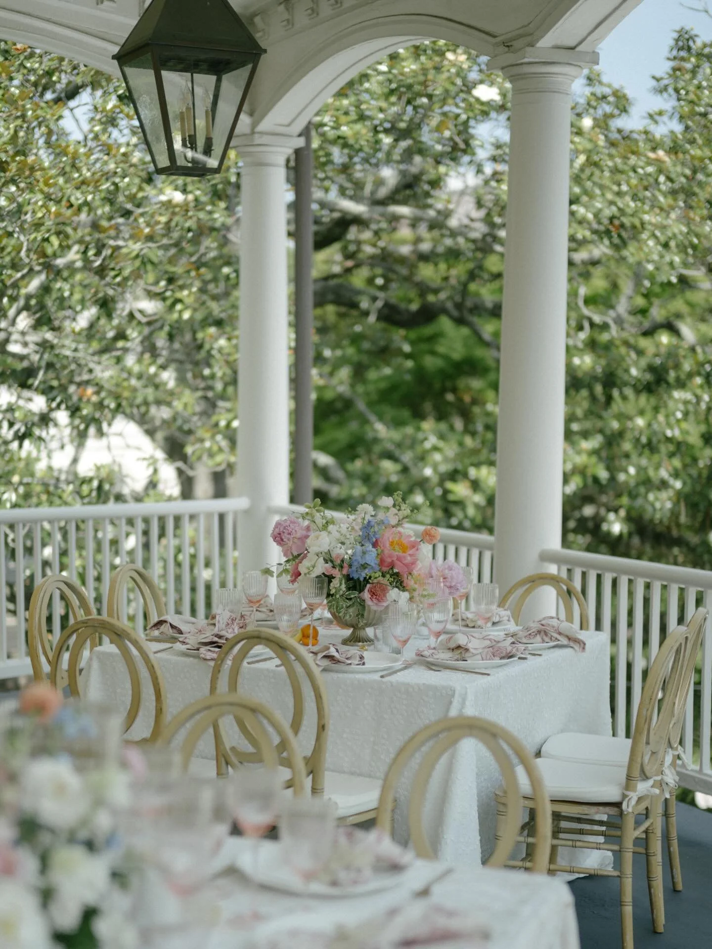 Veranda views on a perfect spring day ☀️ 
.
.
.
Photo: @marcusjollyweddings 
Floral: @festooncharleston 
Rentals: @nuagedesignsinc  @curatedeventscharleston @snyderevents  @emersonjamesrental @charlestonwraps 
Stationery: @kateelizacreative 
Venue: @