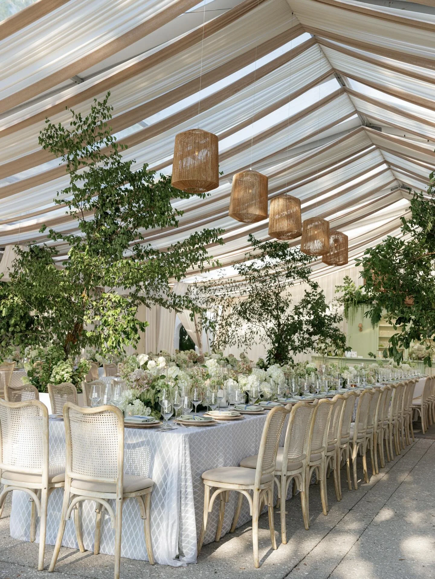 From tent top to tabletop, layers and textures were dialed in just right.
.
.
.
Photo: @hillerweddings 
Floral: @festooncharleston 
Rentals: @snyderevents  @bbjlatavola  @curatedeventscharleston  @lit_charleston @emersonjamesrental 
Draping: @thesoci