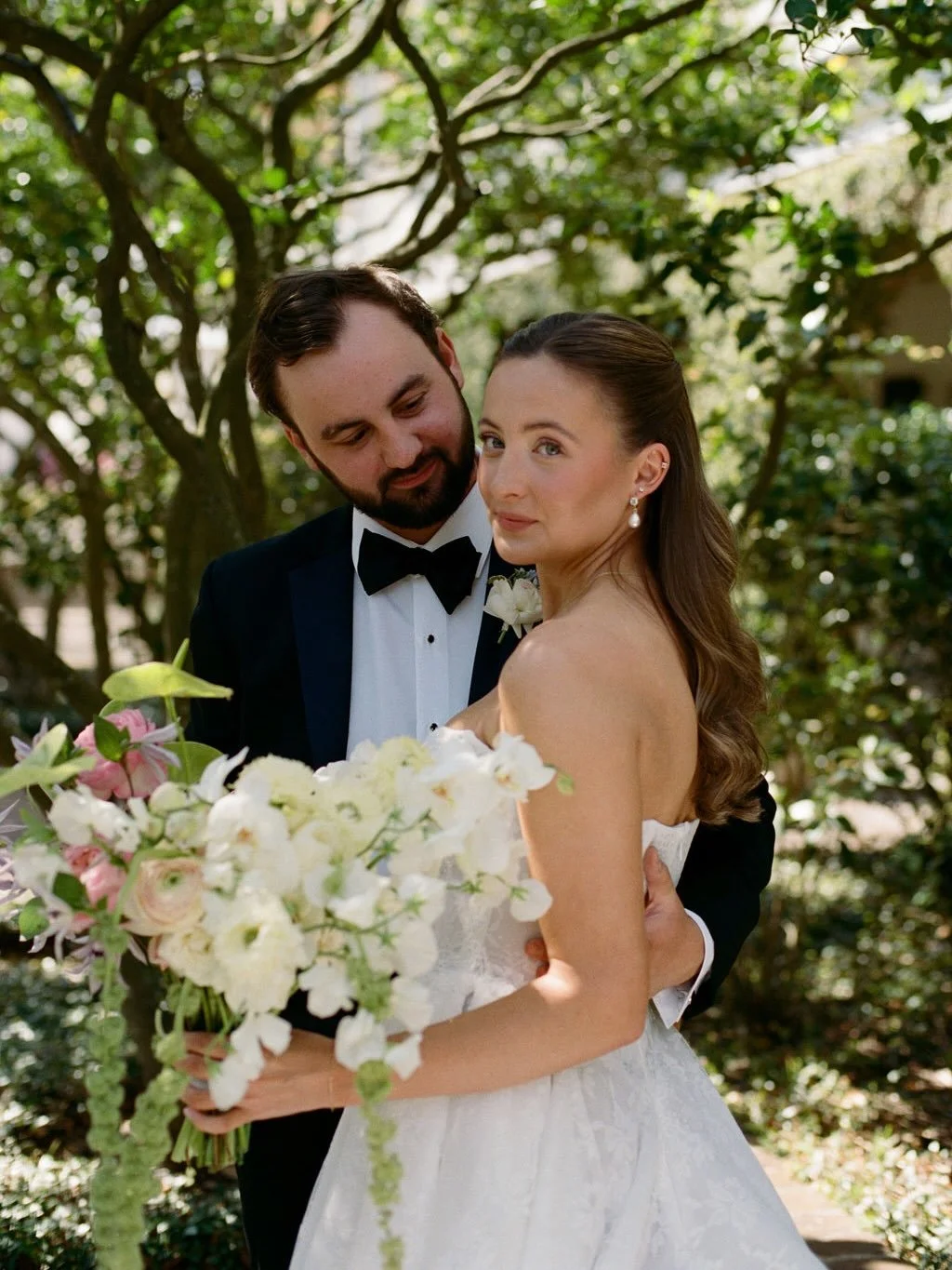 Springtime love for Bailey and Grant, captured on film 🌷
.
.
.
Photo: @carrieelizabethphoto 
Floral: @festooncharleston 
Rentals: @bbjlatavola @snyderevents @curatedeventscollective @bunndjlighting 
Catering + Bar: @salthousecatering 
Cake: @risebak