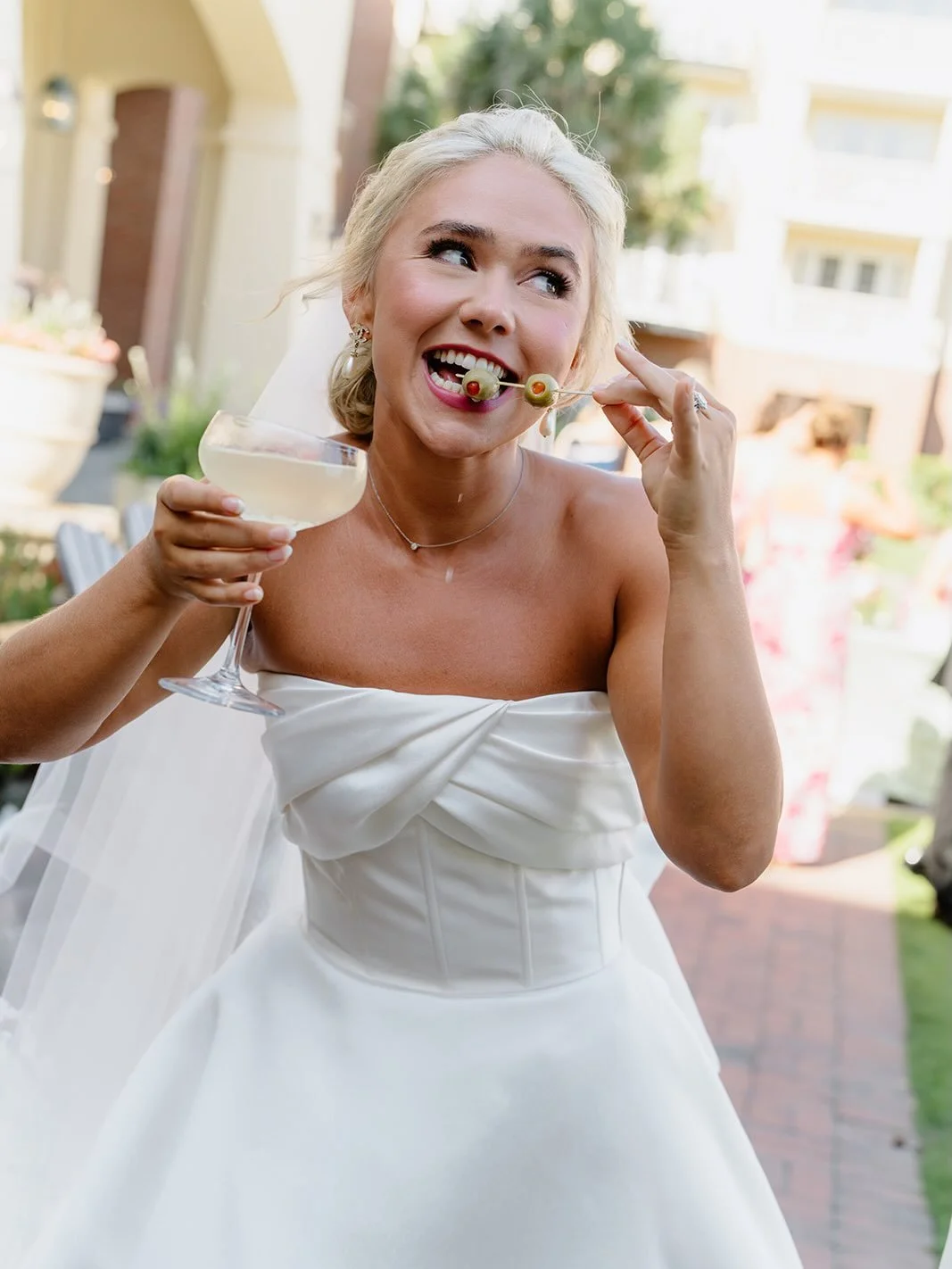 Cheers to cocktails on the grand lawn! 🍸🥂
.
.
.
Photo: @miamelin_photography 
Venue, Catering and Bar: @kiawahresort 
Floral: @festooncharleston 
Rentals: @nuagedesignsinc @curatedeventscollective 
Printed Material: @studiordesign 
Beauty: @ashandc