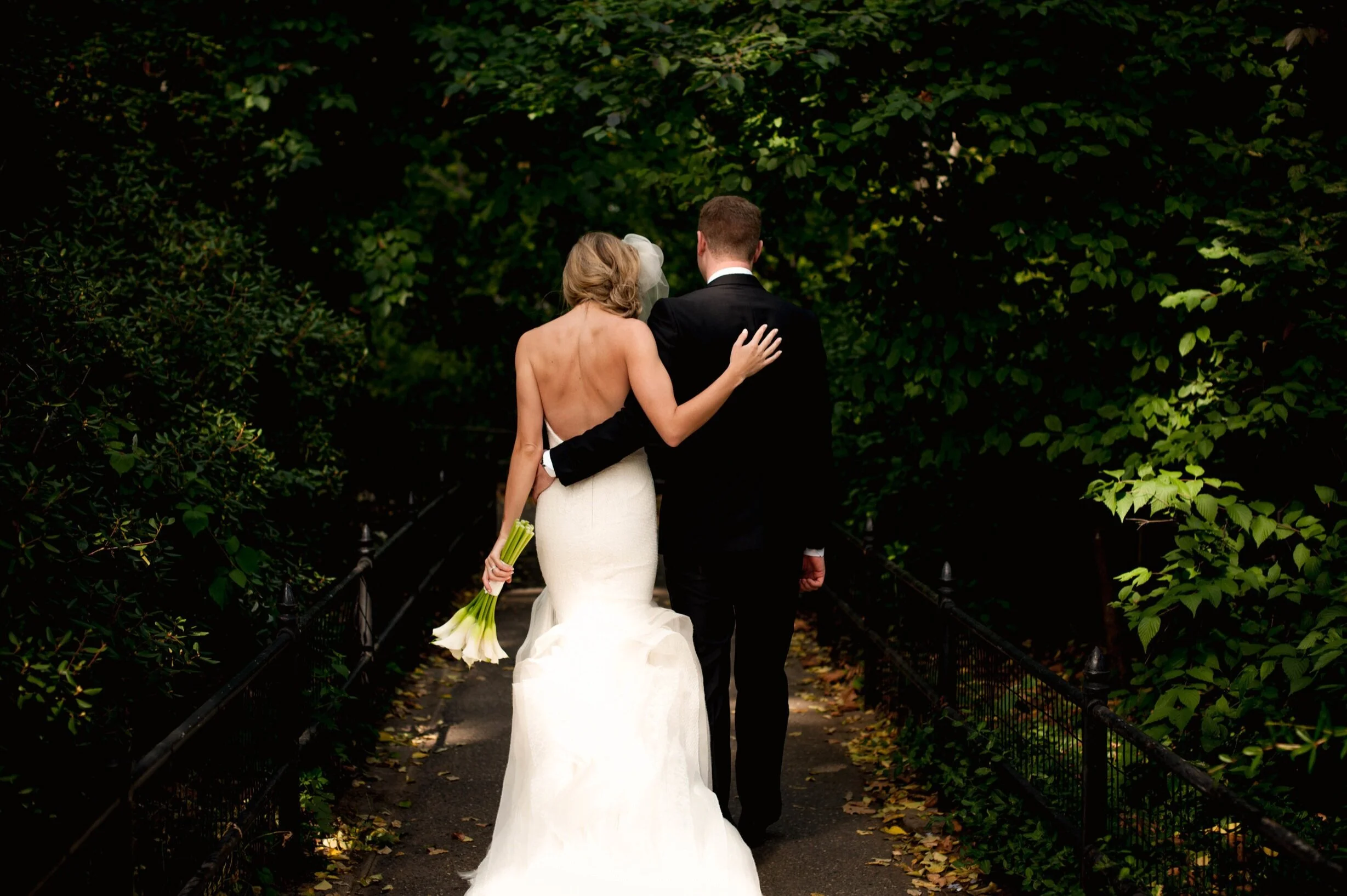 WEDDINGS_PHOTOBYLARUSTUDIOS_001-17+%282%29.jpg