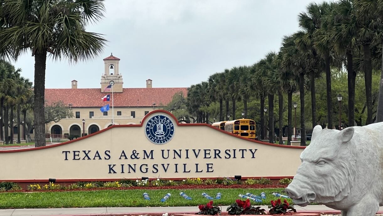 Todays event&hellip; @tamukcab Texas A&amp;M Kingsville 
.
.
.
#airbrush #airbrushartists #airbrushedtshirts #tshirts #art #cincinnatiartists #artists #airbrushincincinnati #cincinnati #customartwork #eventairbrushing #events #barmitzvah #batmitzvah 