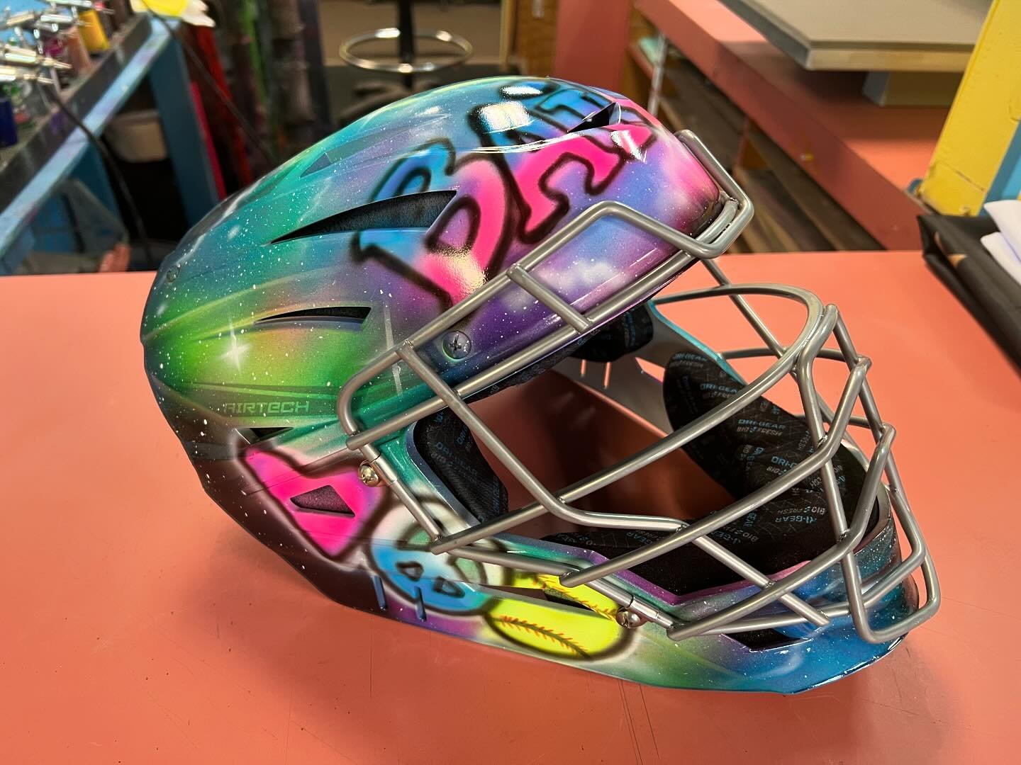 New catchers helmet just went out. Custom helmets are perfect for the softball/baseball player in your family. Get them now before the season is over.
.
.

#airbrush #airbrushart #airbrushedtshirts #tshirts #artists #cincinnati #softball #baseball #s