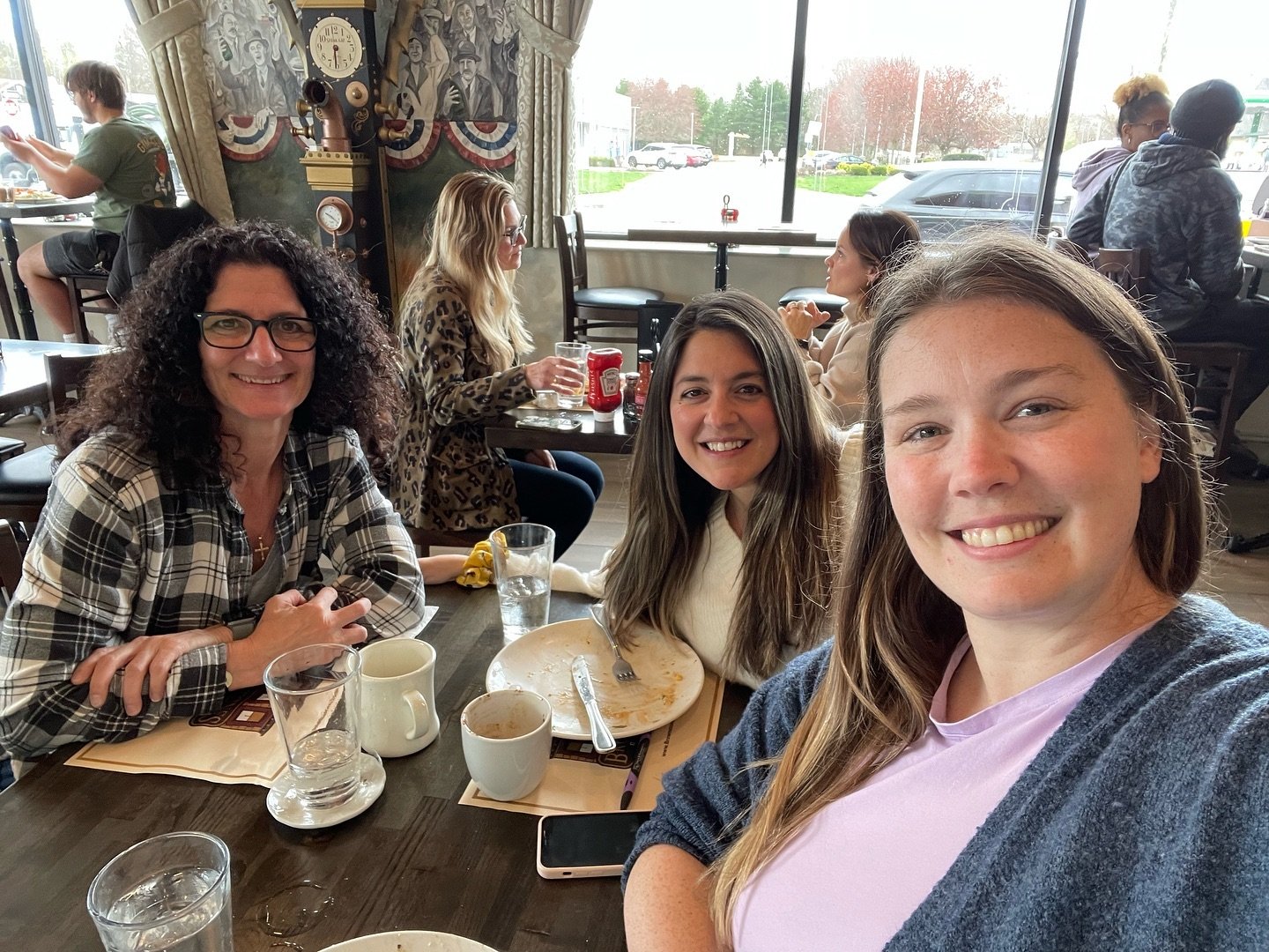 She&rsquo;s bacccckkkk!!!!! 🤗😆

We are ECSTATIC to have Victoria back from maternity leave! We&rsquo;ve missed her and so have her clients! @neadsy_90 and I are grateful to have caught up with her over a delicious lunch @brownstonescoffee ☕️

2024 