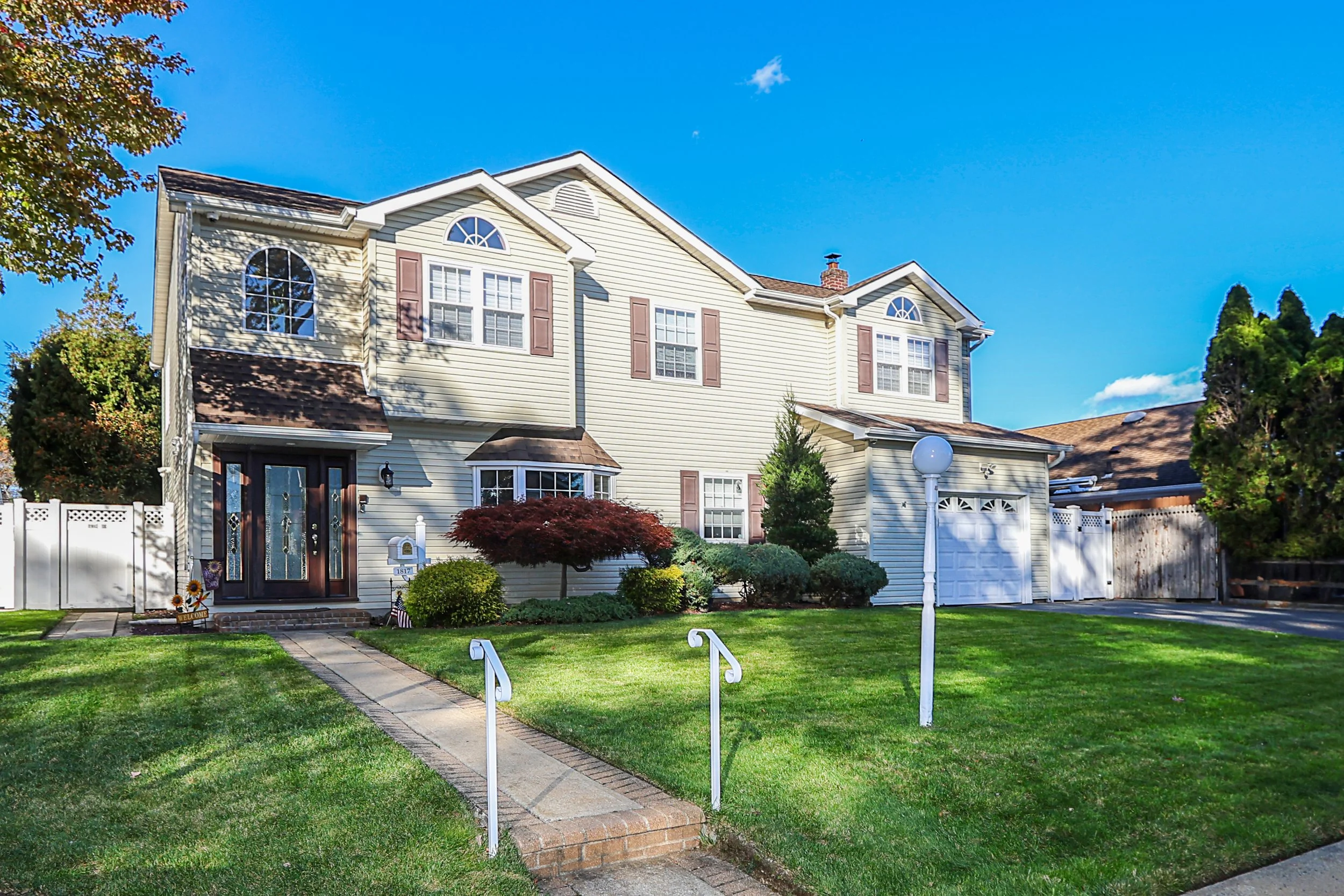 1817 Gardenia Ave, Merrick 3.JPG