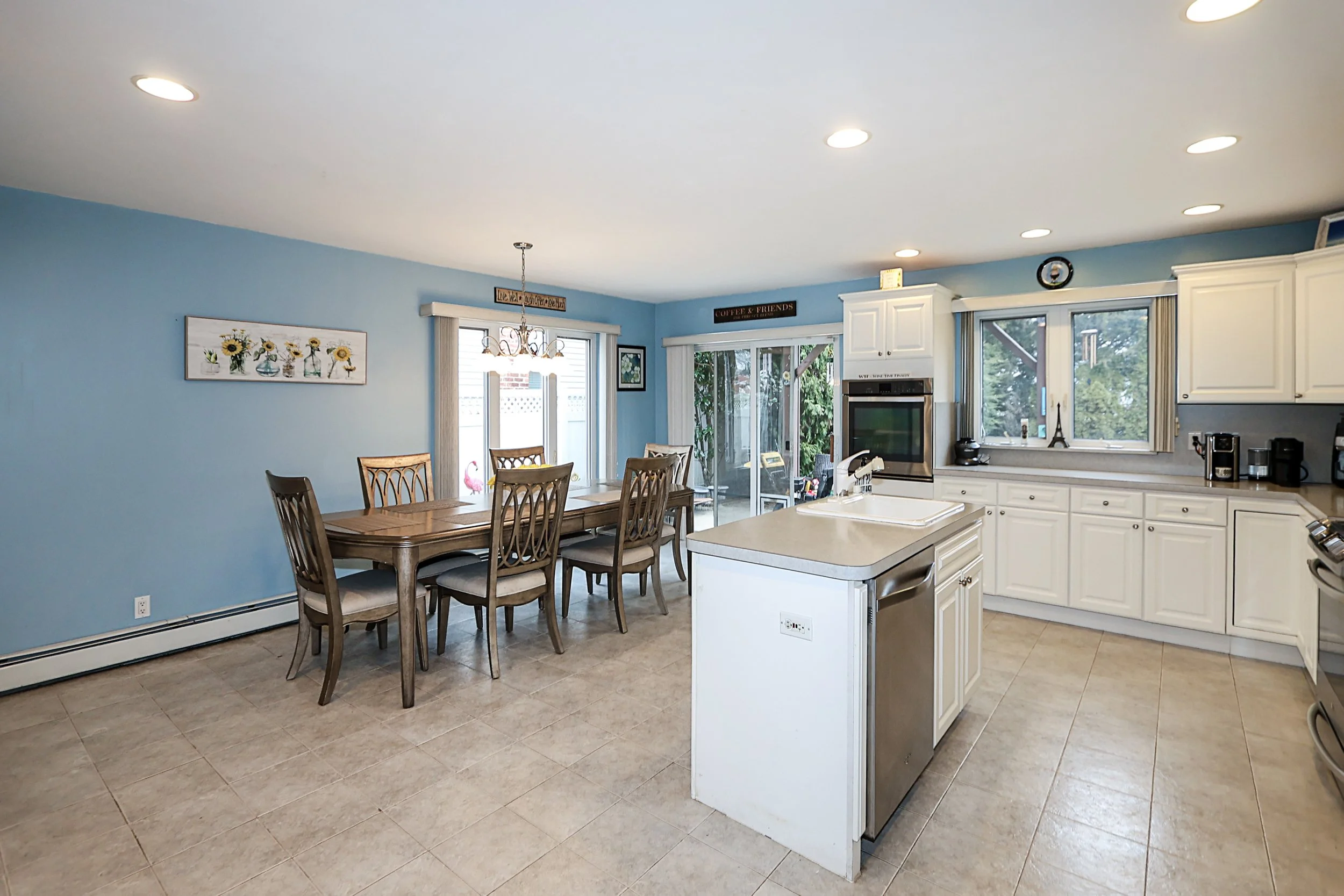 1817 Gardenia Ave, Merrick 9.JPG