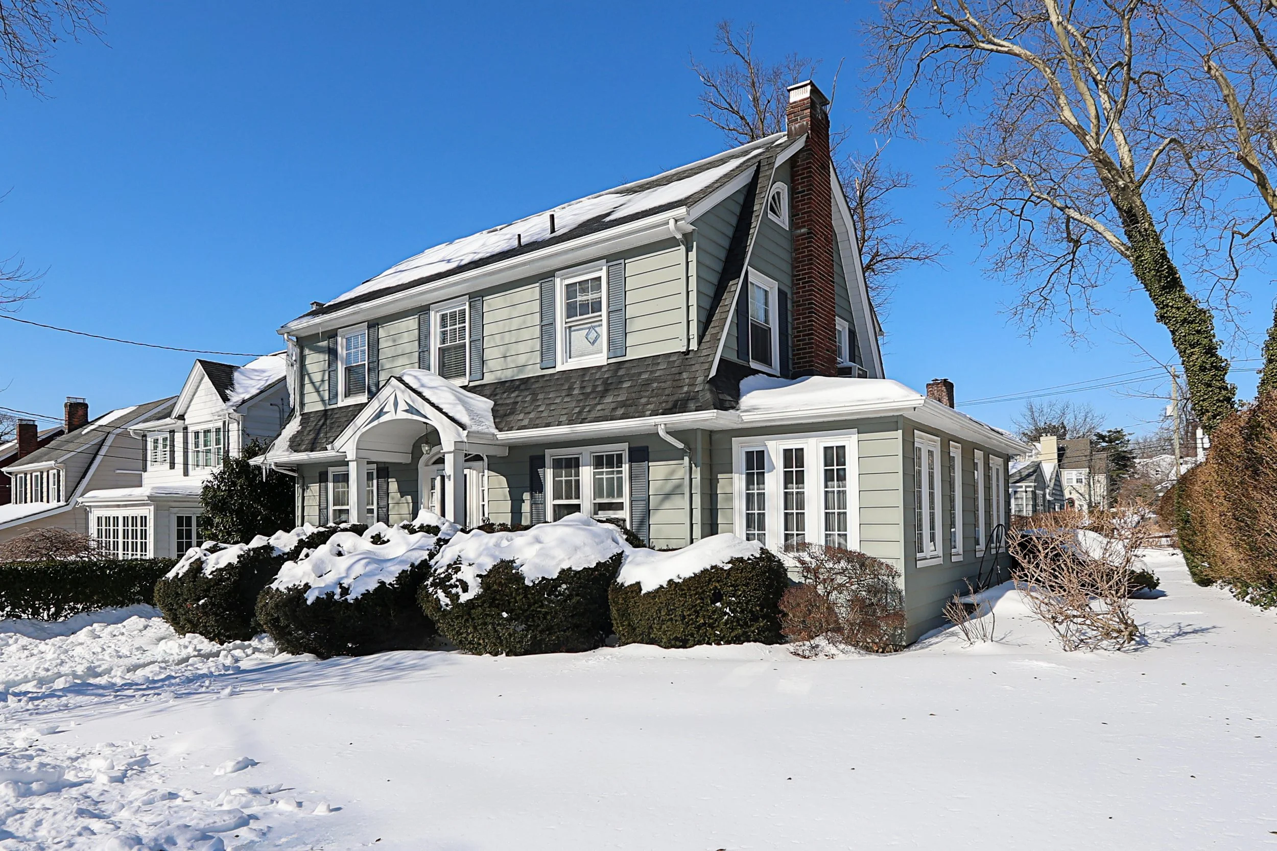 71 Beechwood Ave, Manhasset 1.JPG