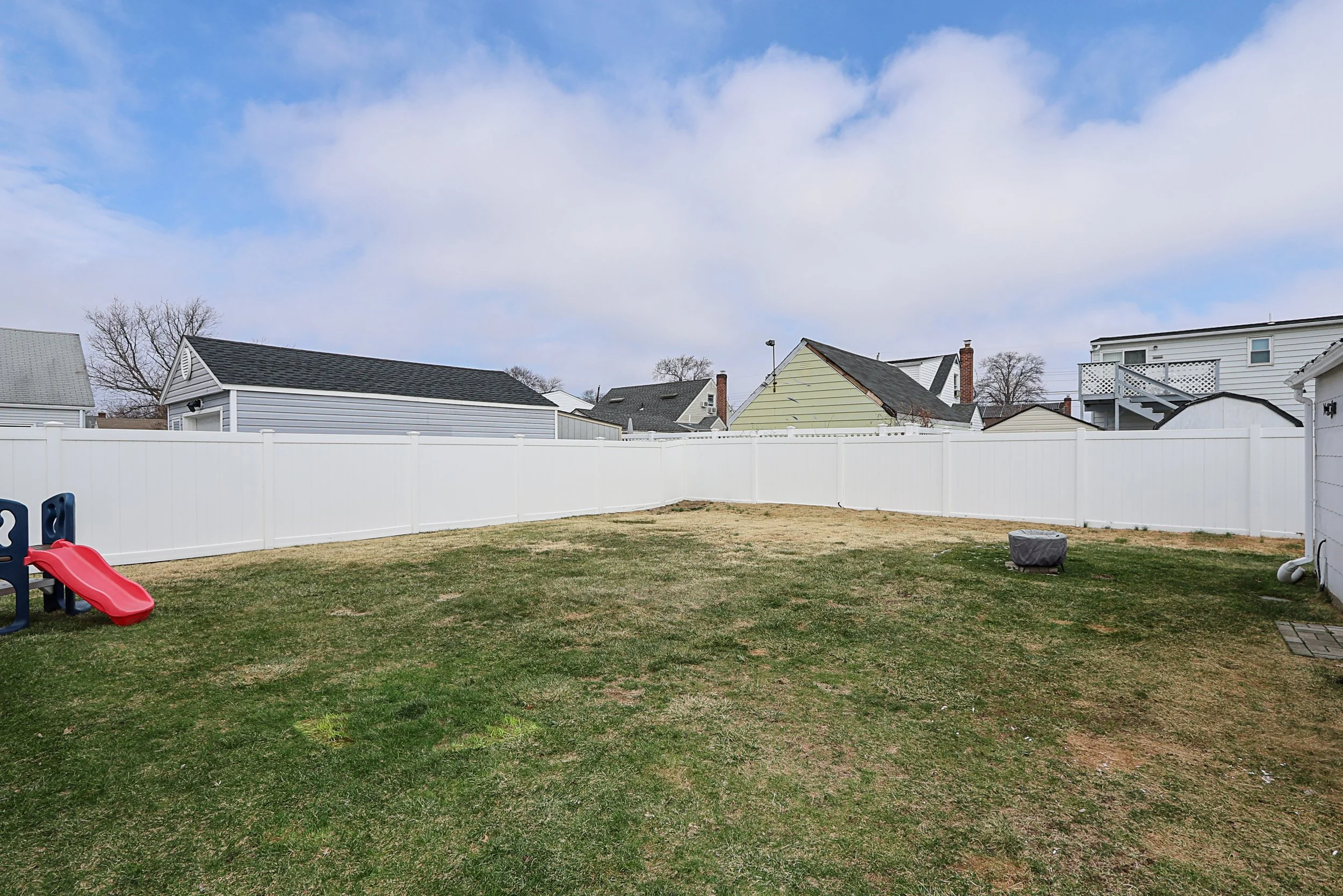 2667 Riverside Ave, Merrick 22.JPG