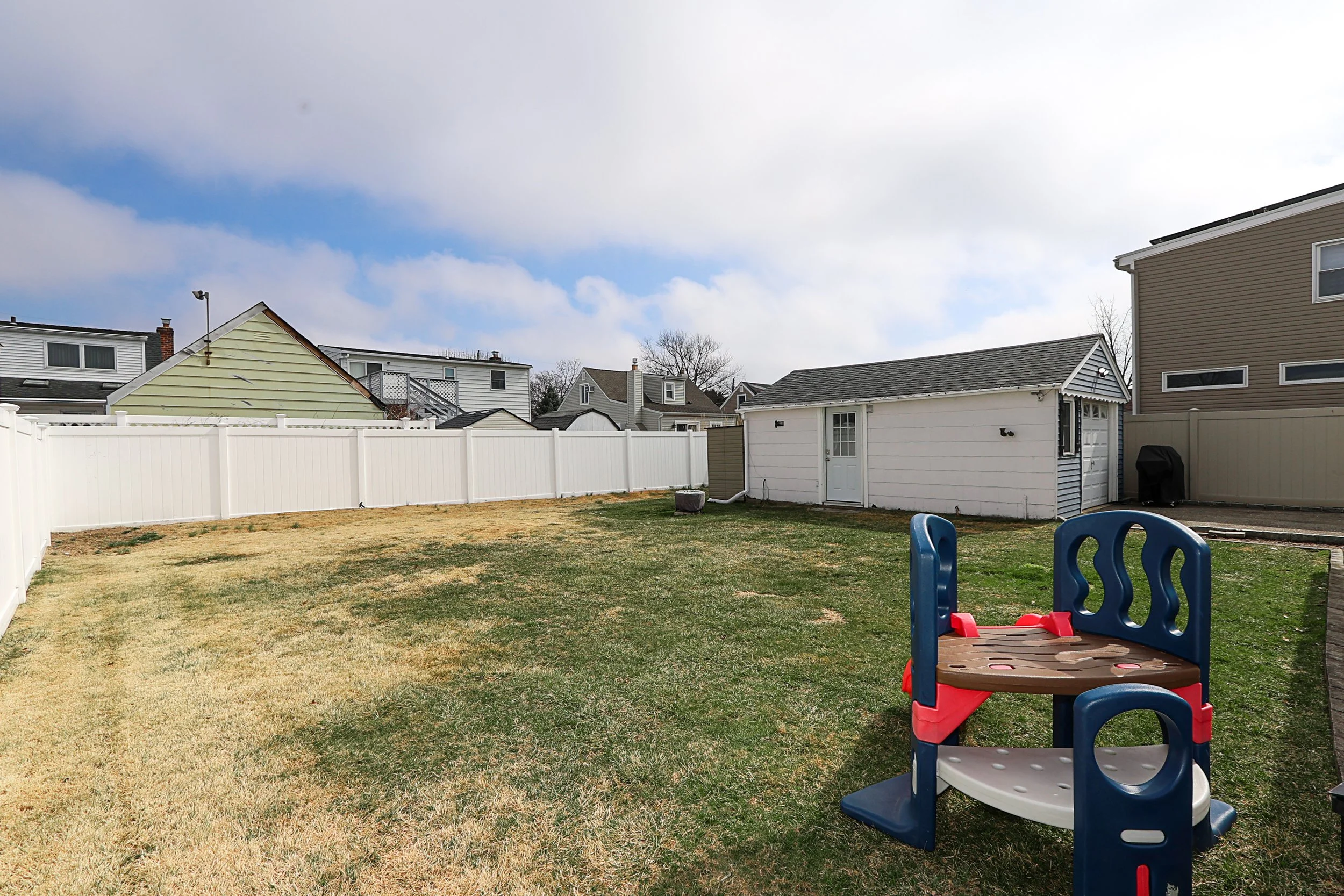 2667 Riverside Ave, Merrick 24.JPG