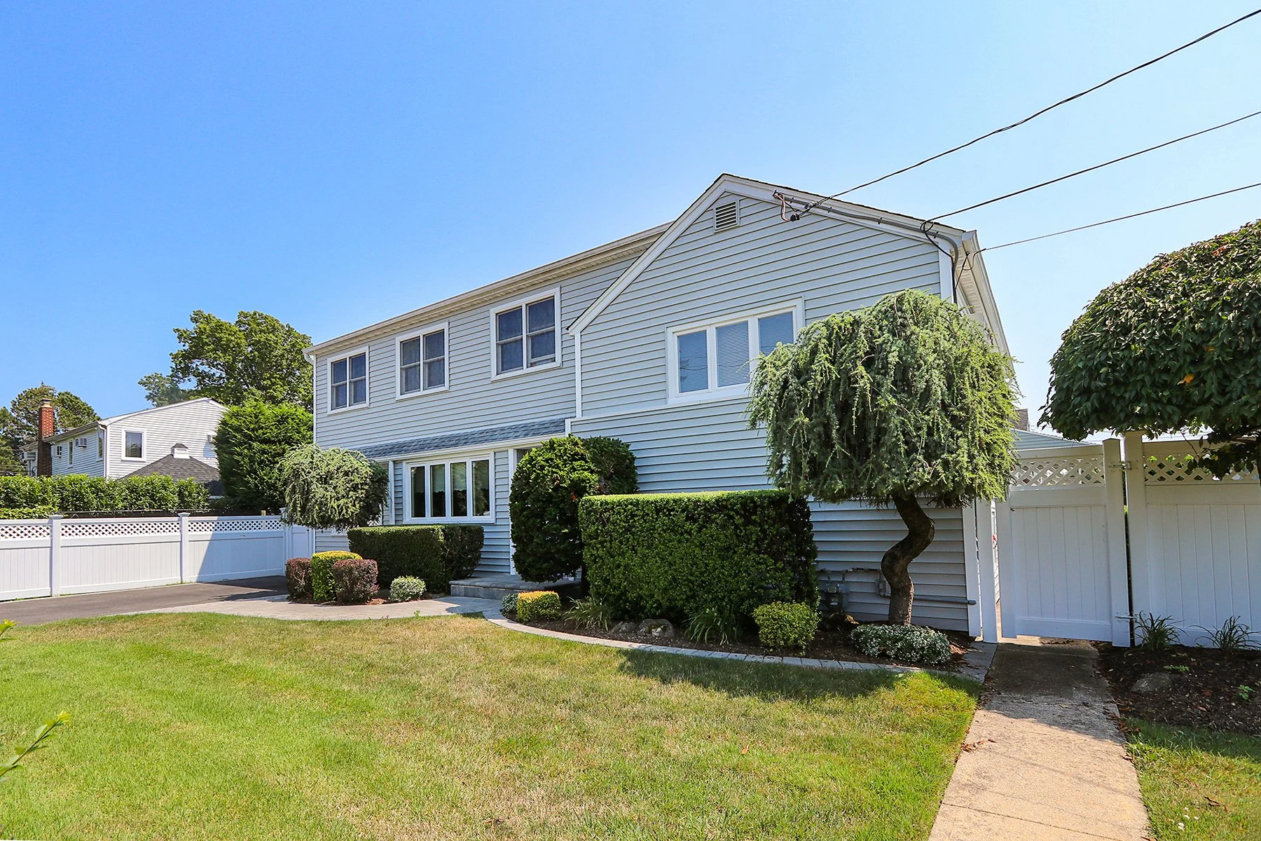3018 Saint Regis St, Wantagh 2.JPG