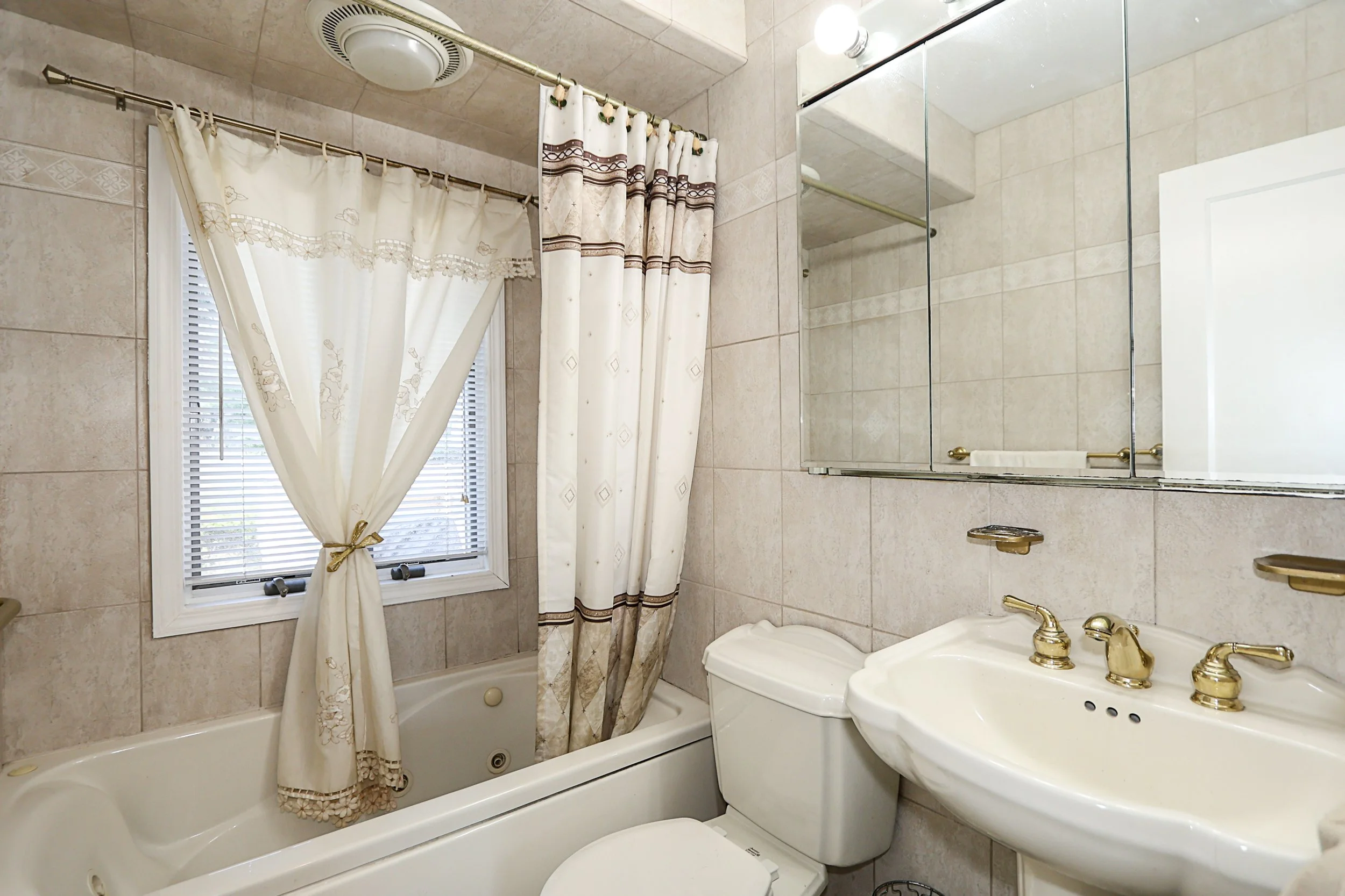 1600 Irving Ct, North Bellmore 22.JPG