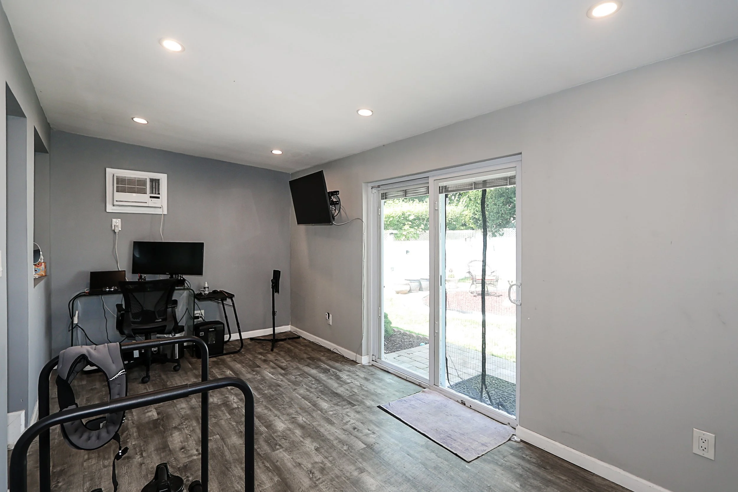 50 Kingston Ave, Floral Park 17.JPG