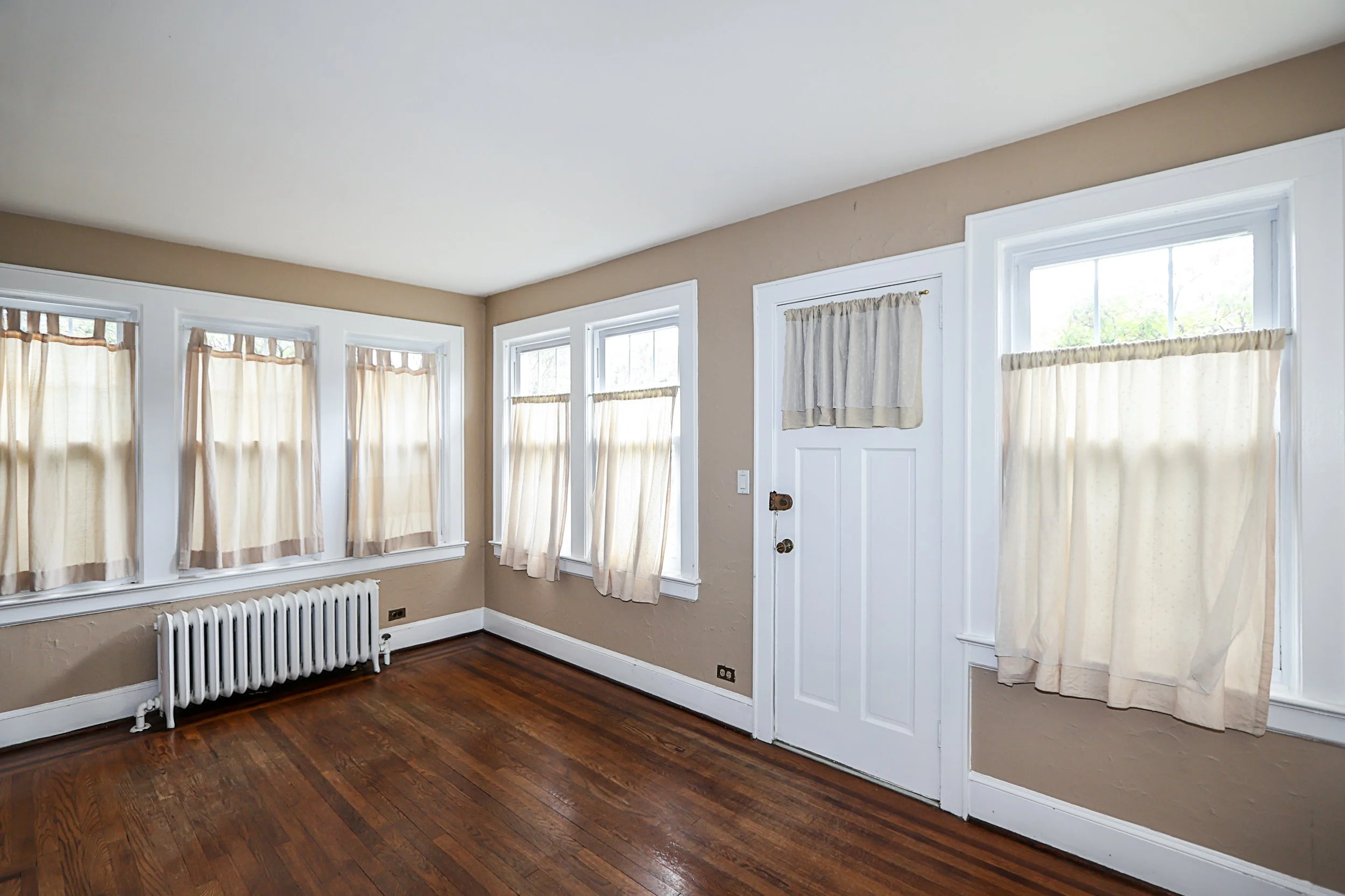 52-50 Little Neck Pkwy, Little Neck 11.JPG