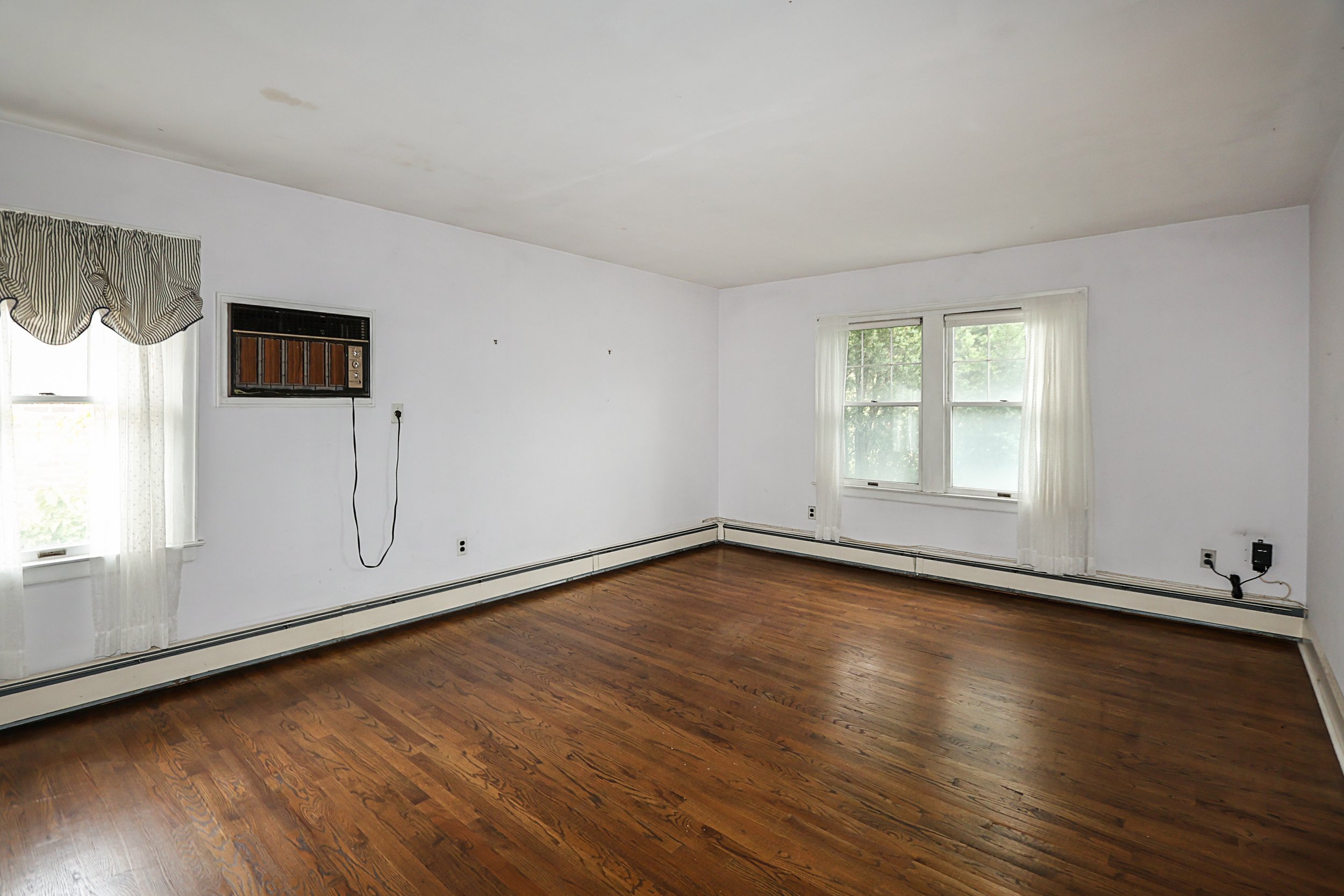 52-50 Little Neck Pkwy, Little Neck 25.JPG